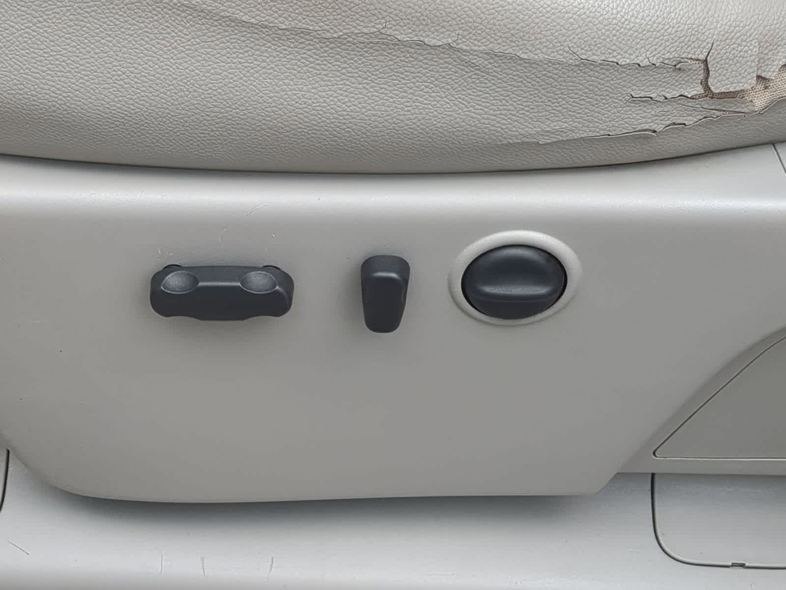 Thumbnail: 2009 Chevrolet Silverado 1500 - 19