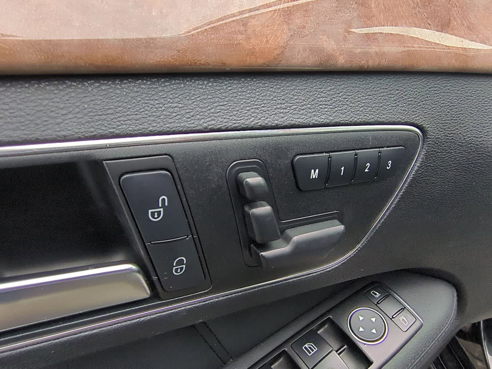 Thumbnail: 2012 Mercedes-Benz E-Class - 27