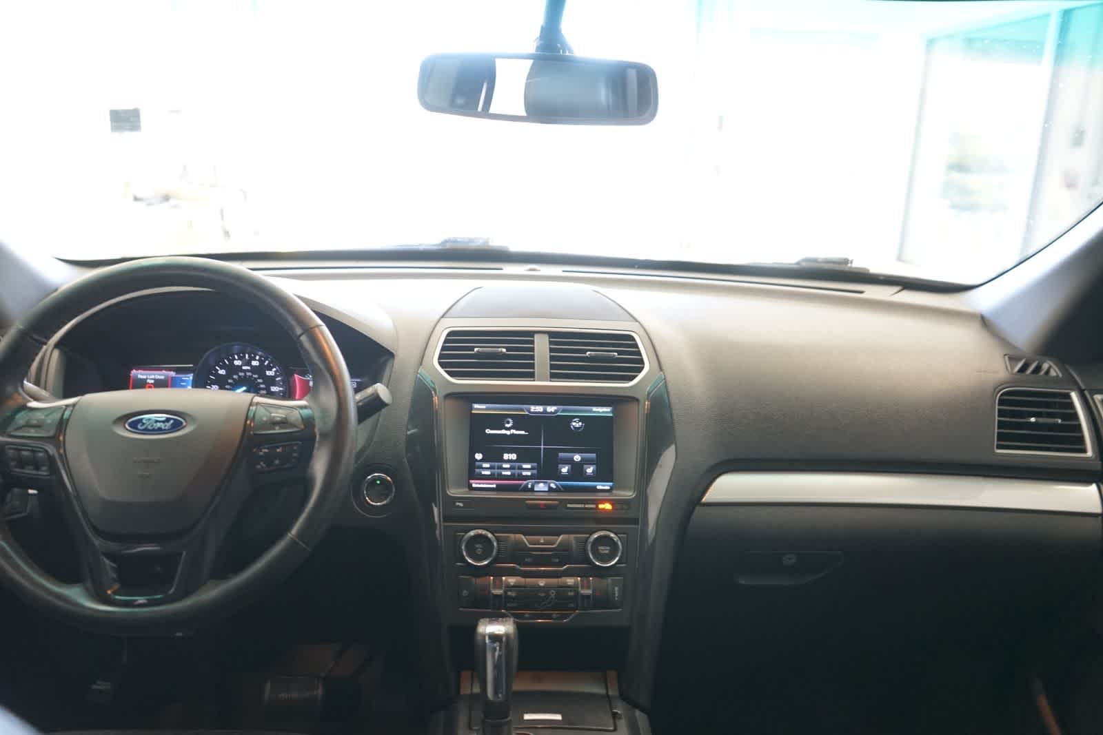 Thumbnail: 2016 Ford Explorer - 30