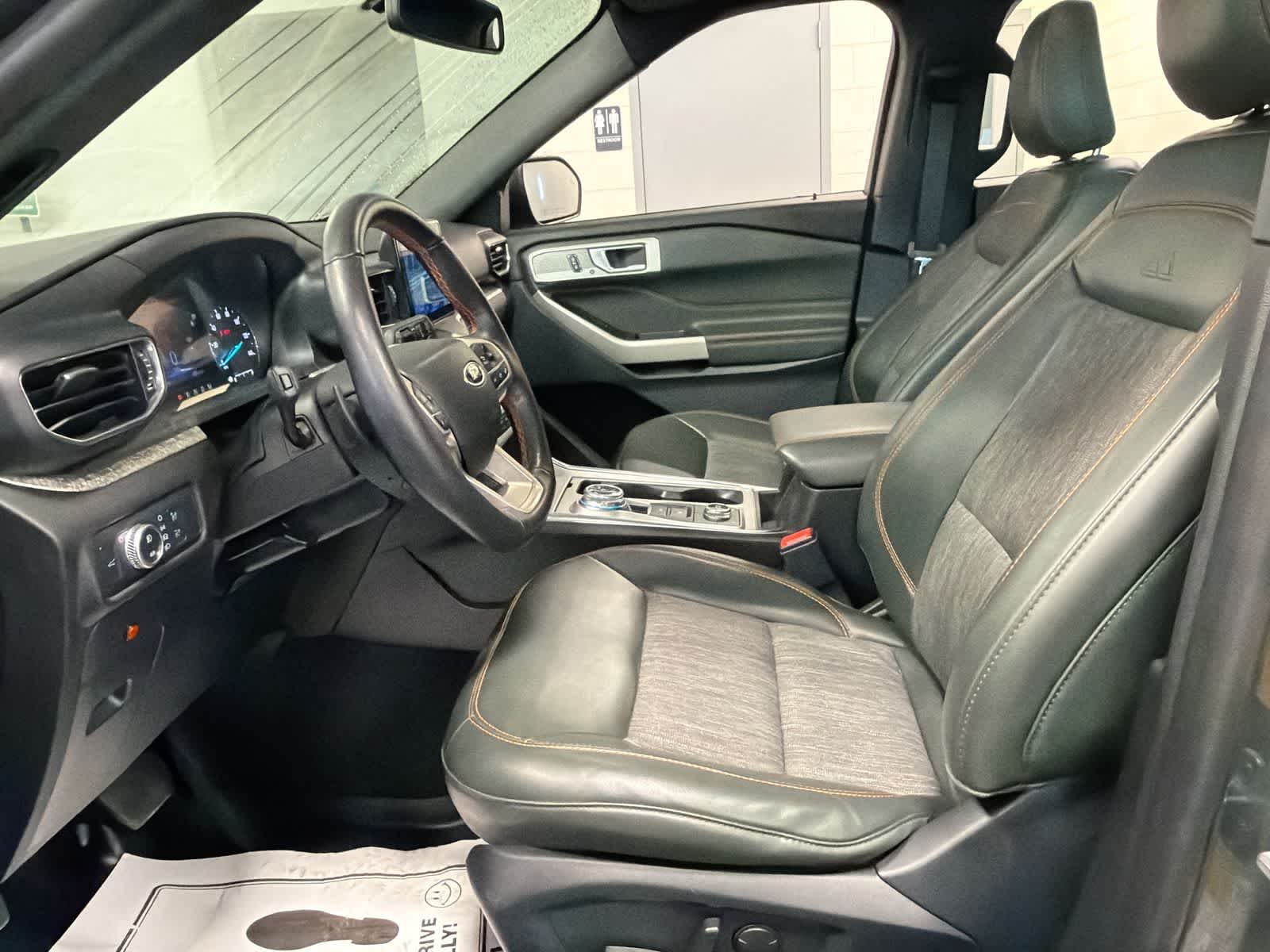 Thumbnail: 2022 Ford Explorer - 14