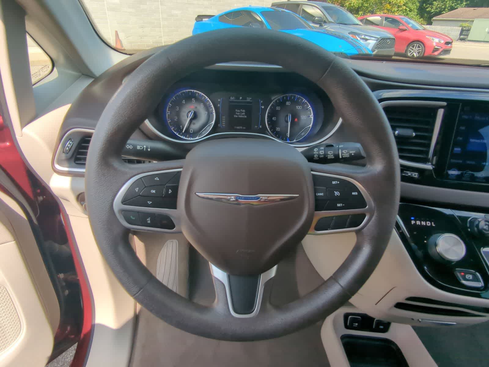 Thumbnail: 2017 Chrysler Pacifica - 27