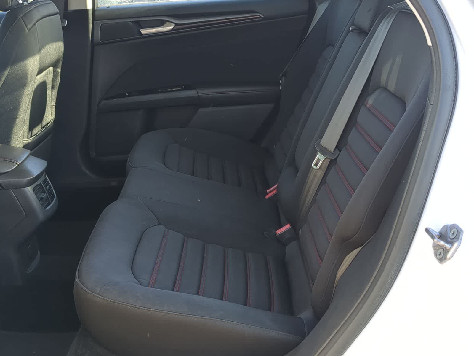 Thumbnail: 2013 Ford Fusion - 23