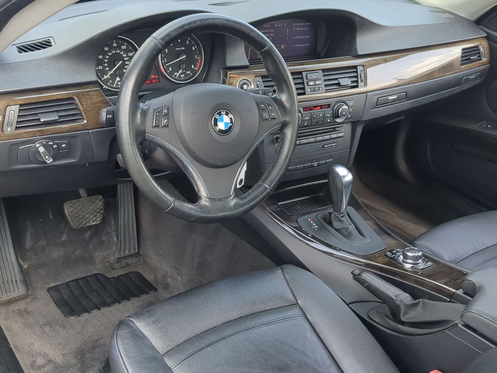 Thumbnail: 2011 BMW 3 Series - 12
