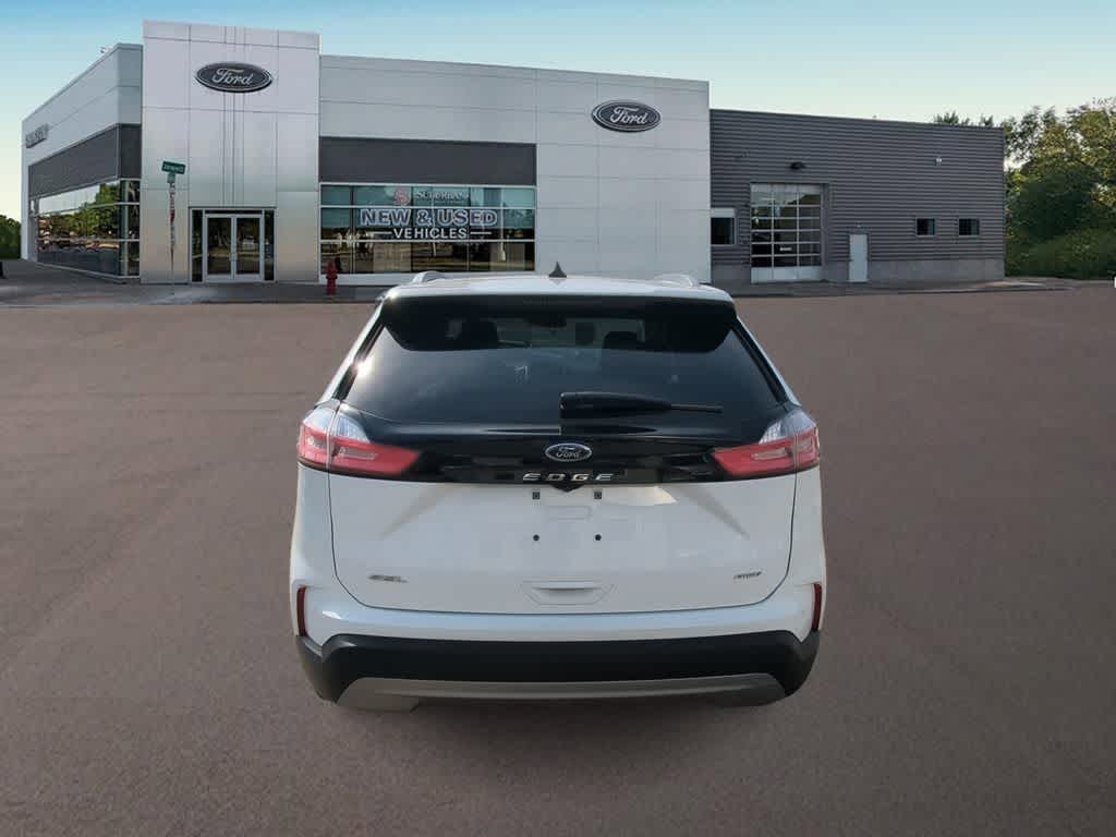 2022 Ford Edge SEL 10