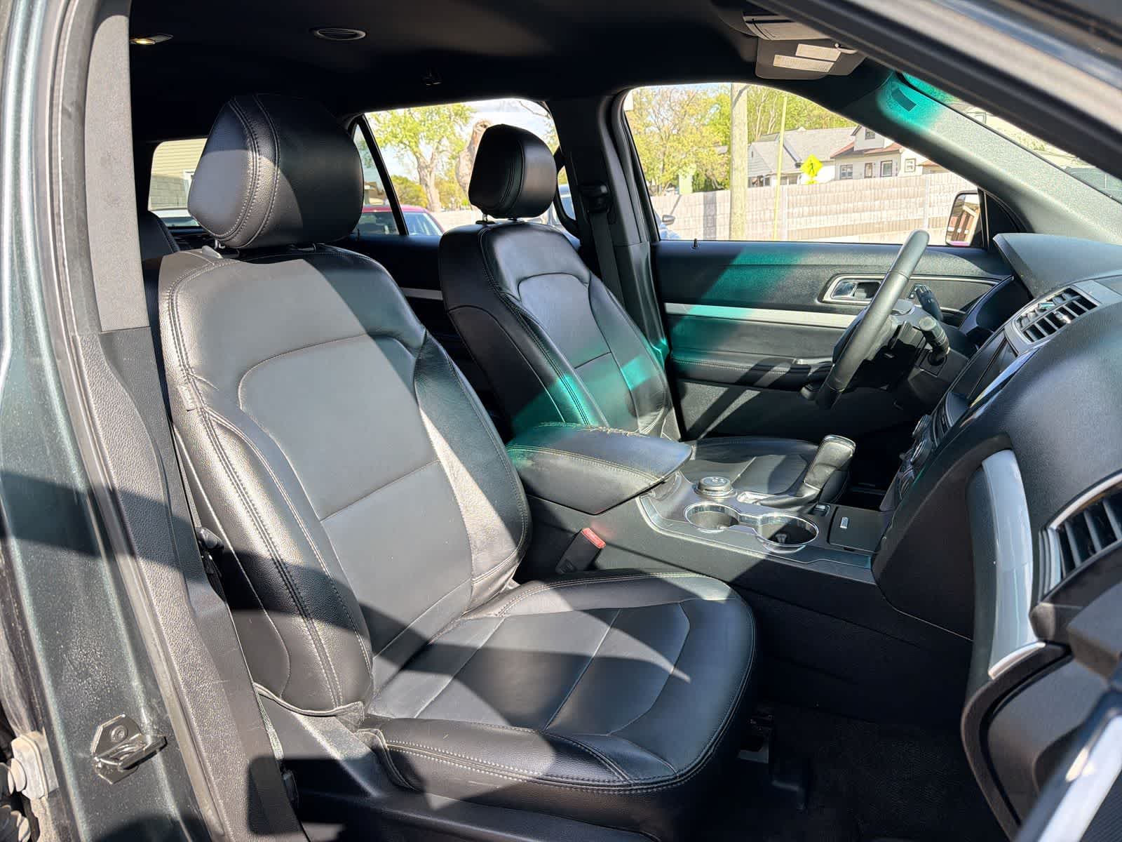 Thumbnail: 2016 Ford Explorer - 26