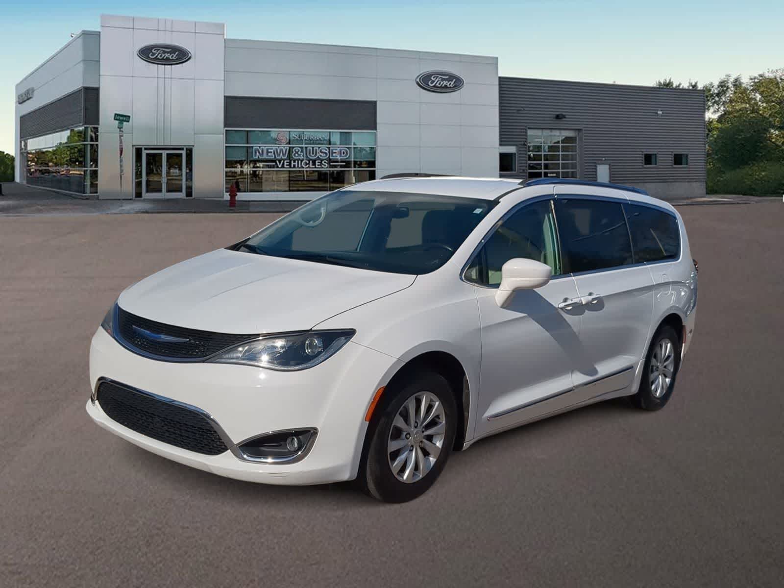 Thumbnail: 2019 Chrysler Pacifica - 5