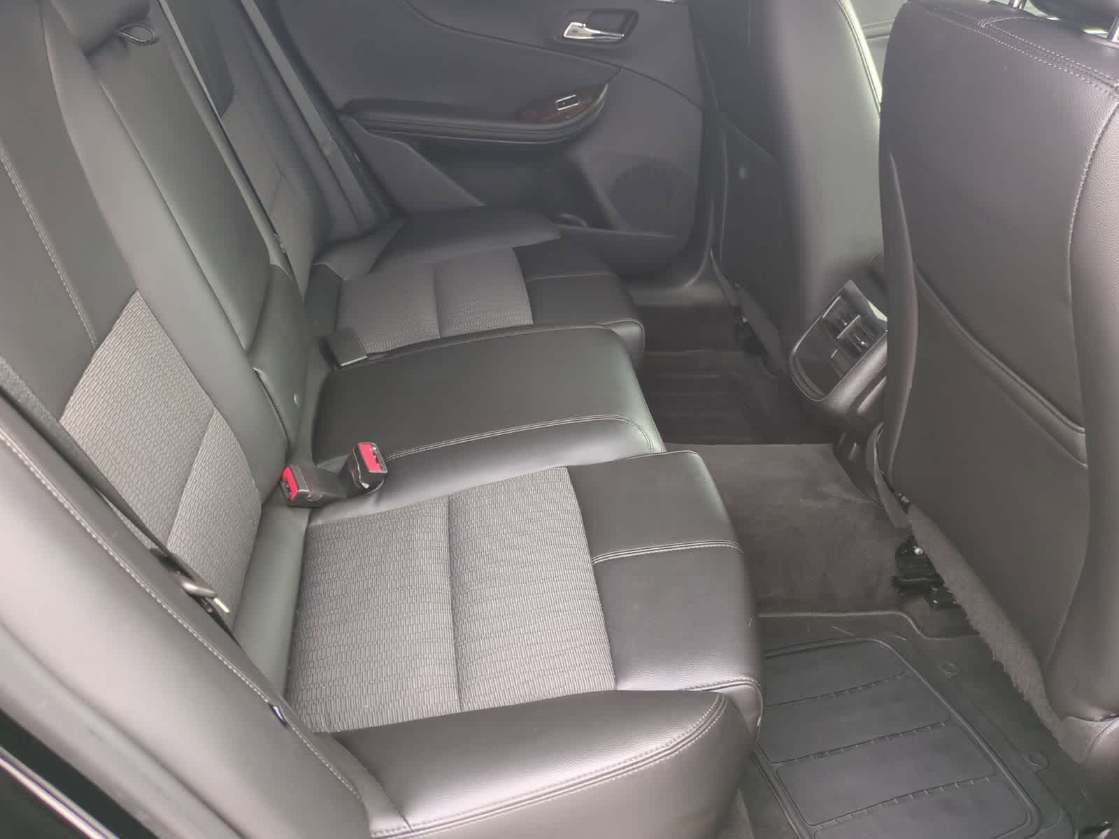 Thumbnail: 2014 Chevrolet Impala - 32