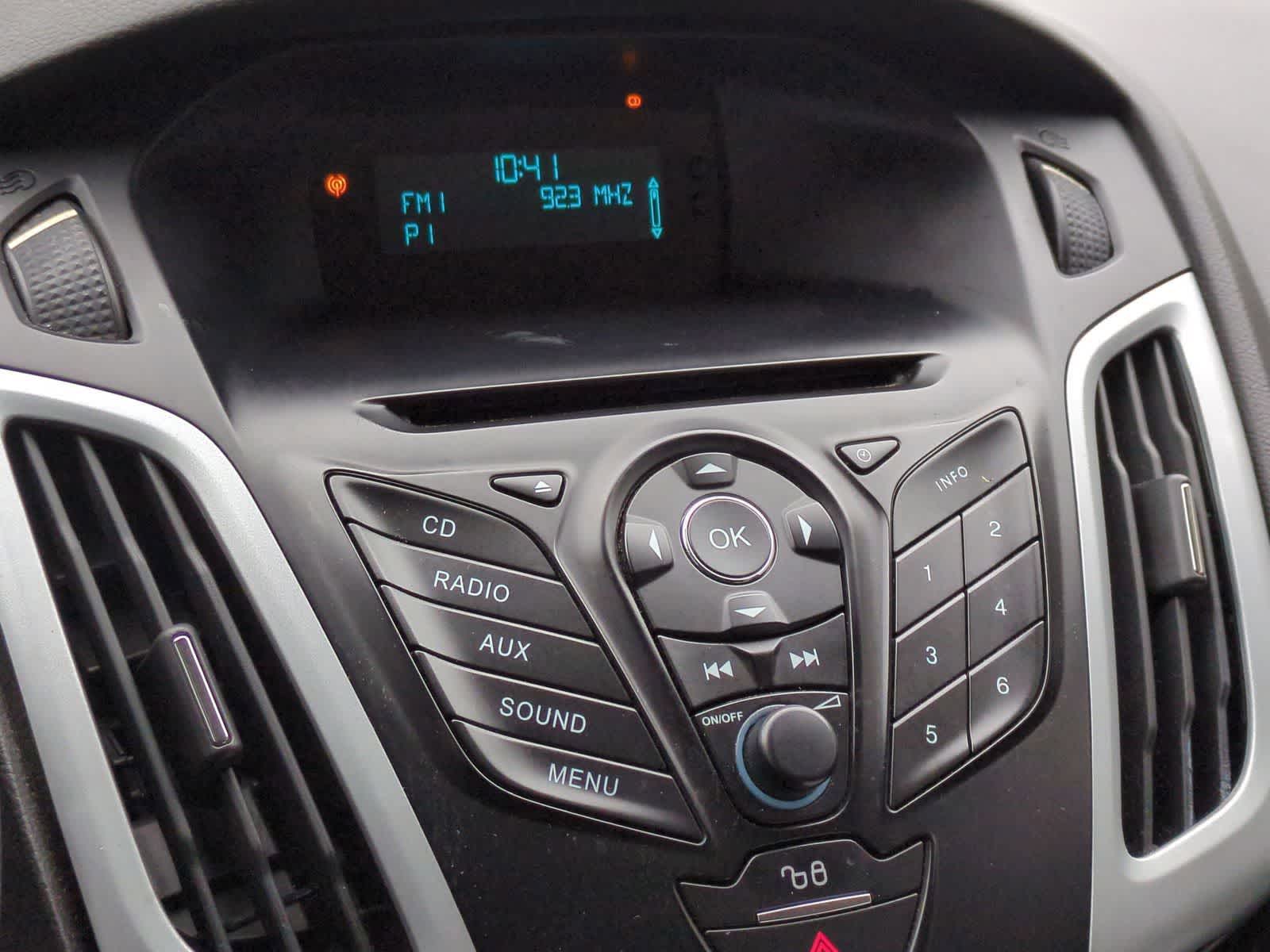 Thumbnail: 2012 Ford Focus - 29