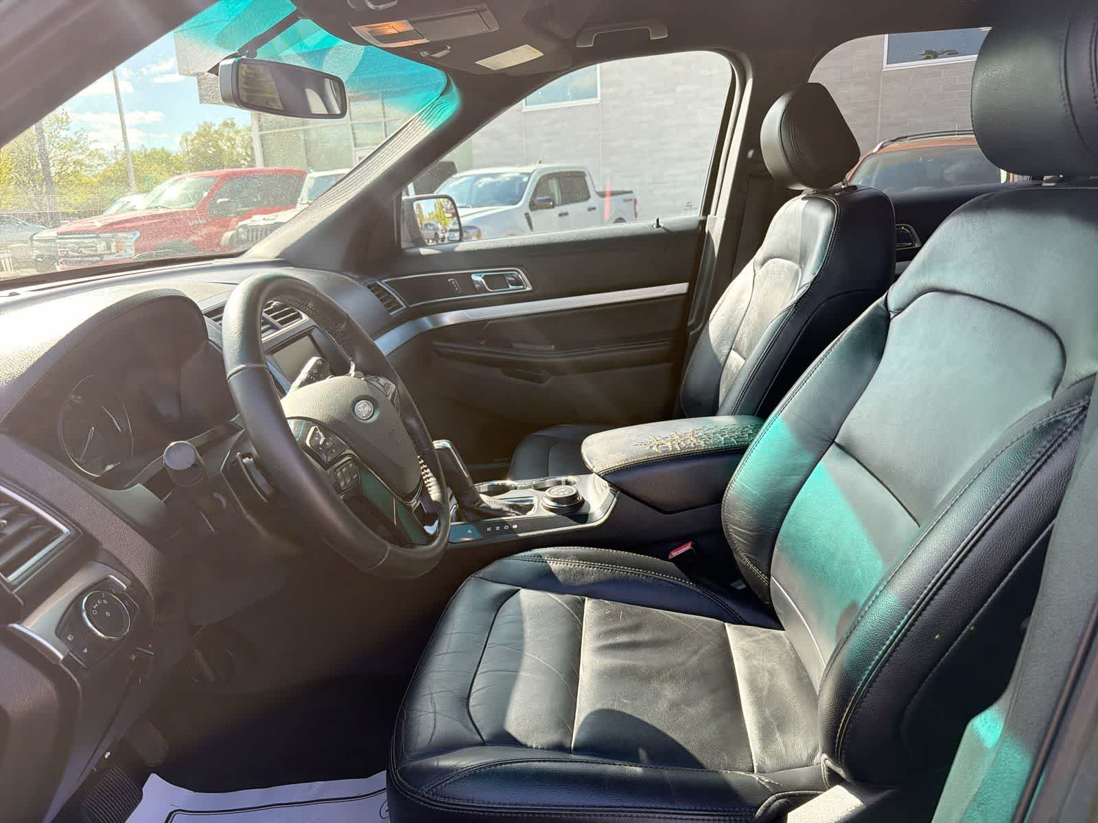 Thumbnail: 2016 Ford Explorer - 14