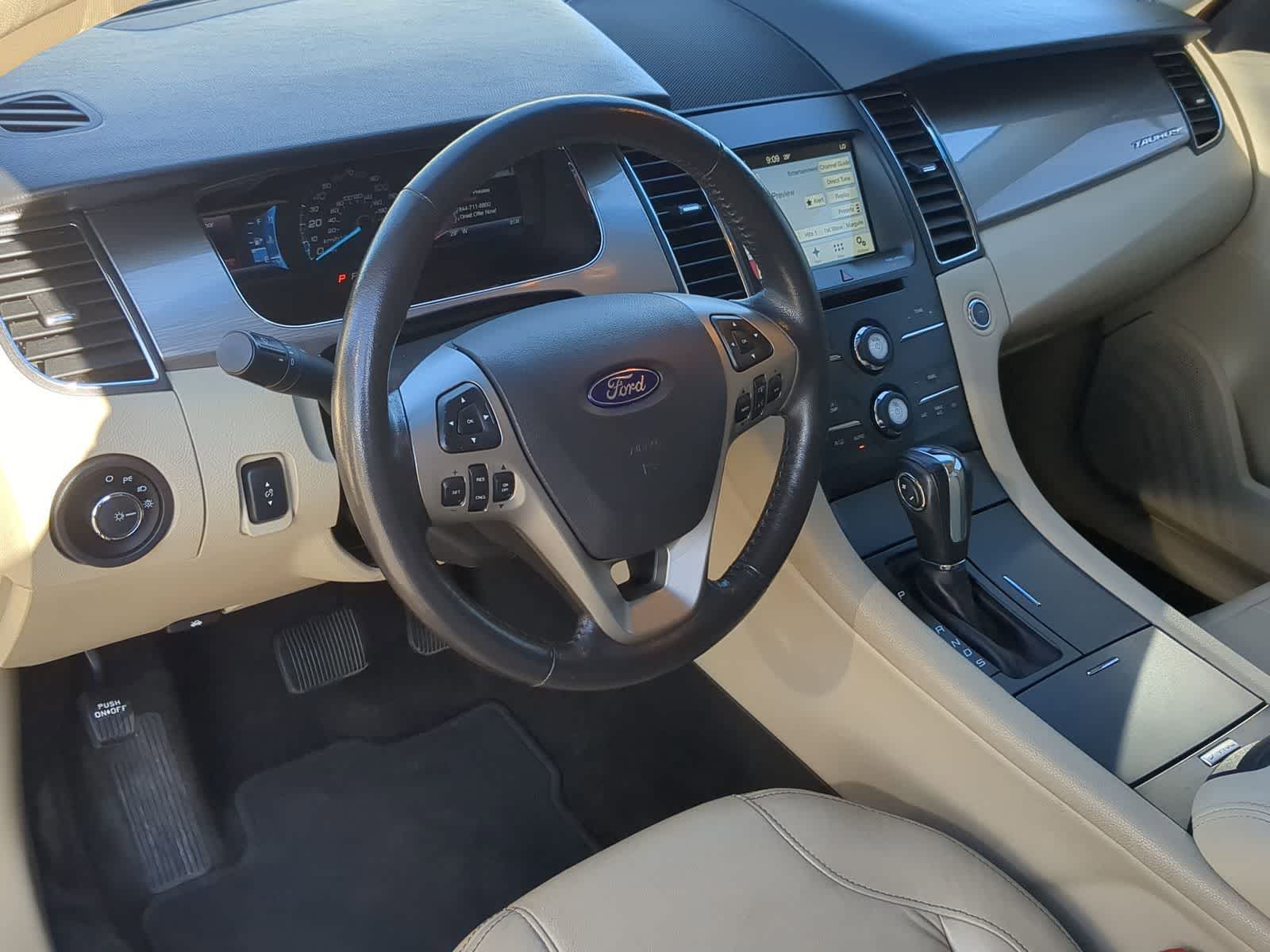 Thumbnail: 2016 Ford Taurus - 14