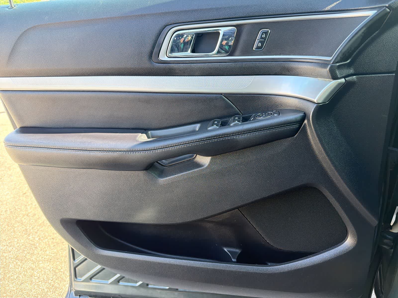 Thumbnail: 2016 Ford Explorer - 33
