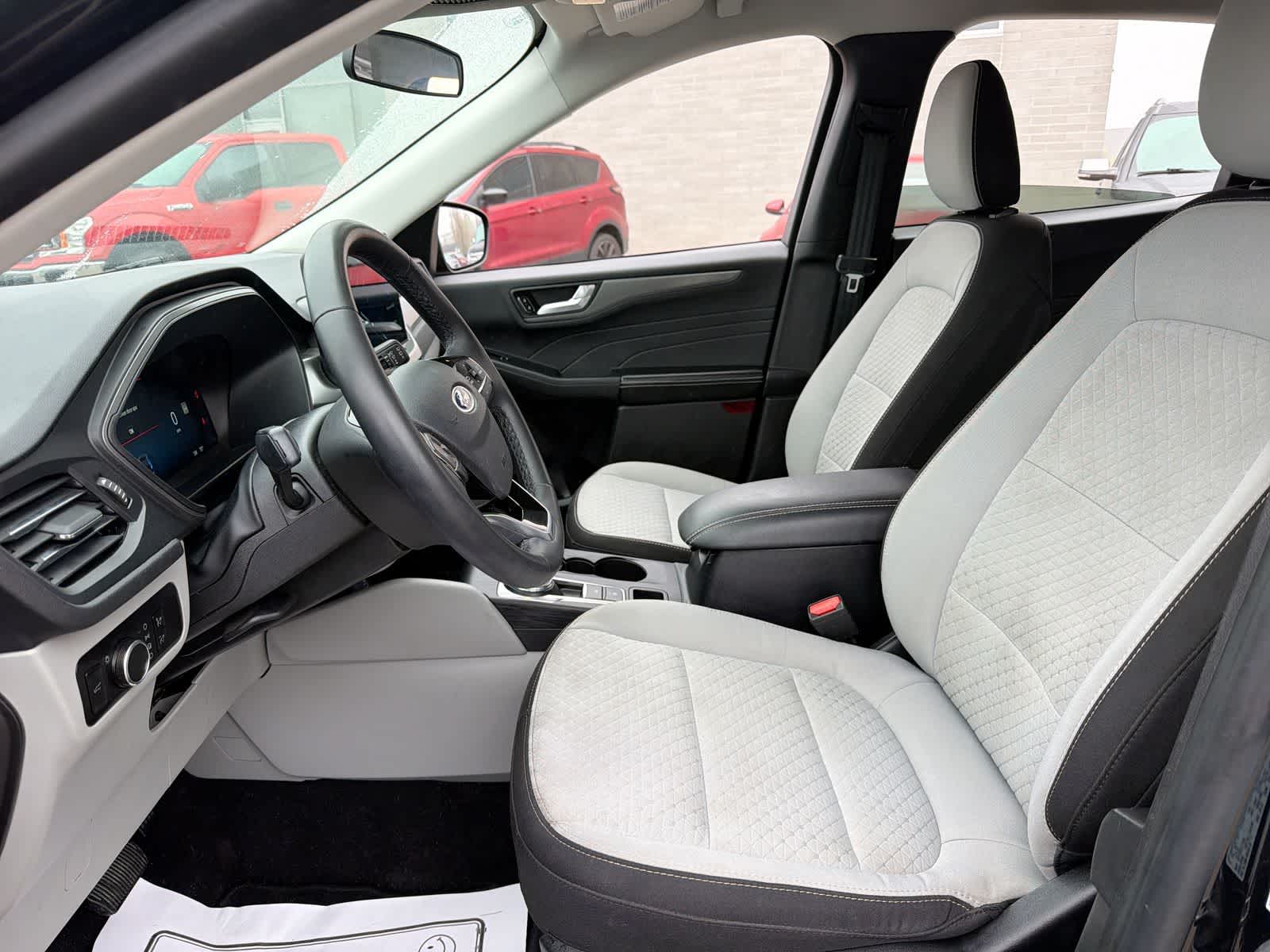 Thumbnail: 2023 Ford Escape - 14