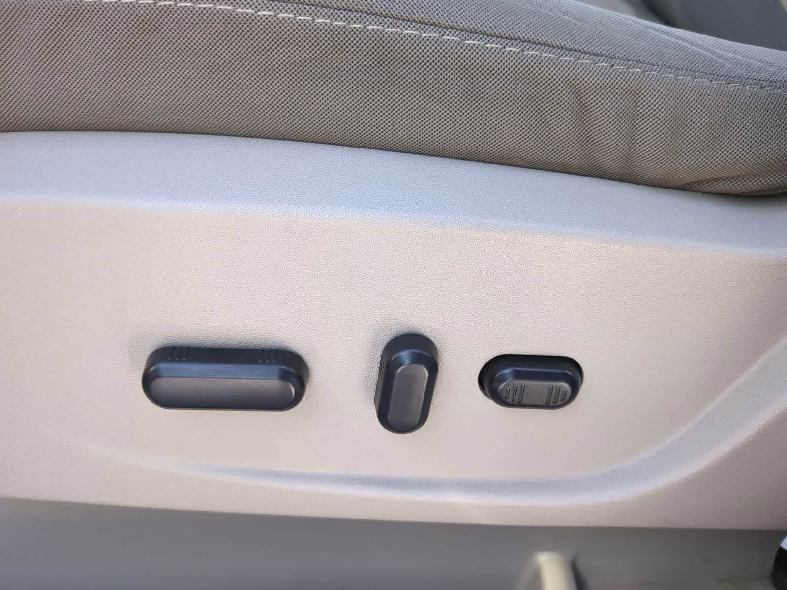 Thumbnail: 2015 Ford Escape - 12