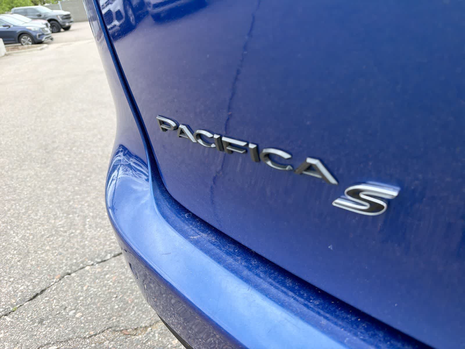Thumbnail: 2020 Chrysler Pacifica - 18