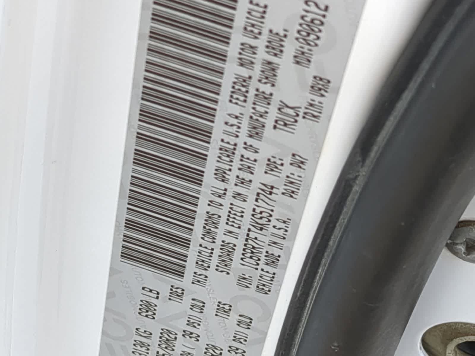 Thumbnail: 2019 RAM 1500 Classic - 38