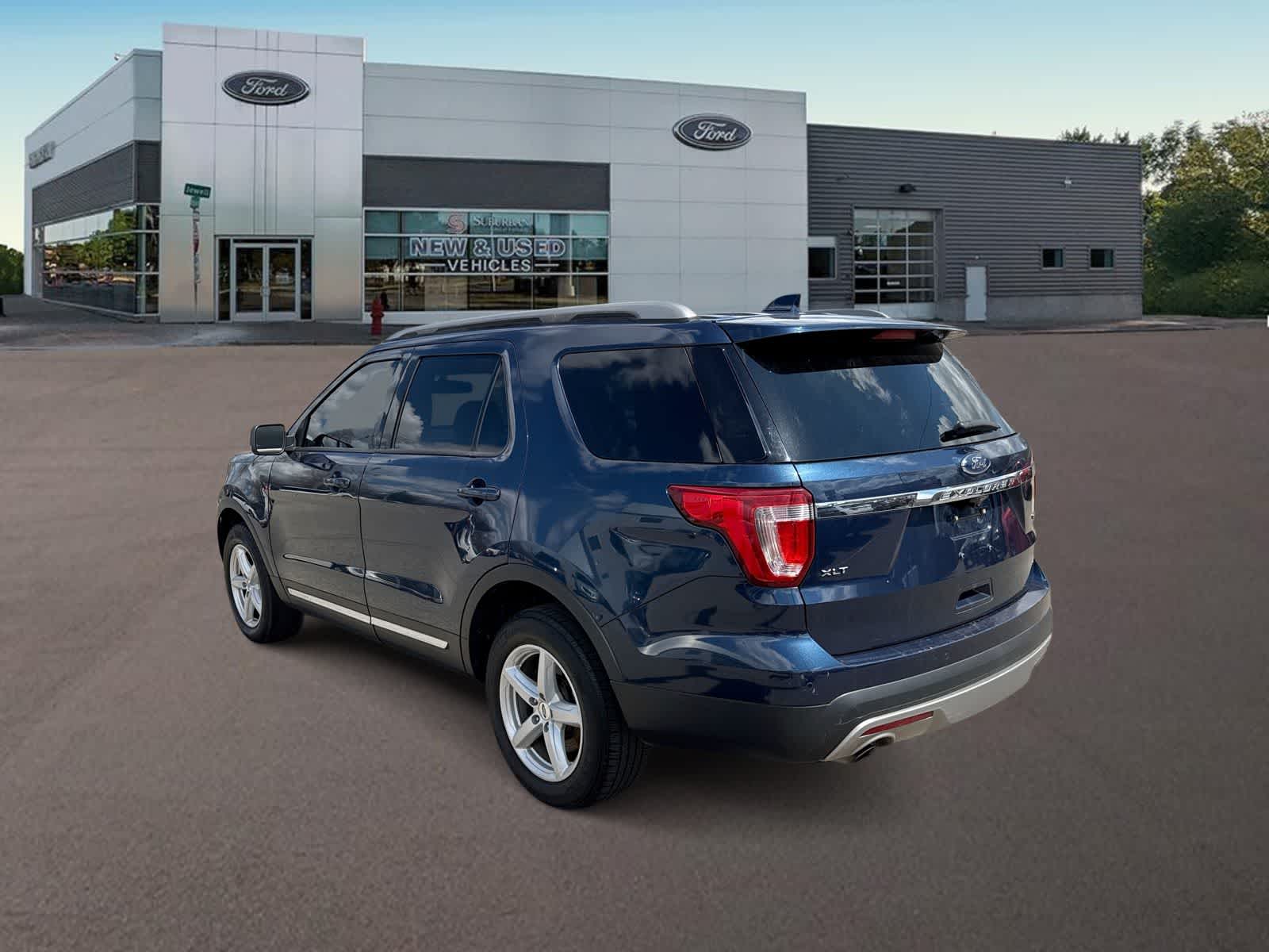 Thumbnail: 2017 Ford Explorer - 8