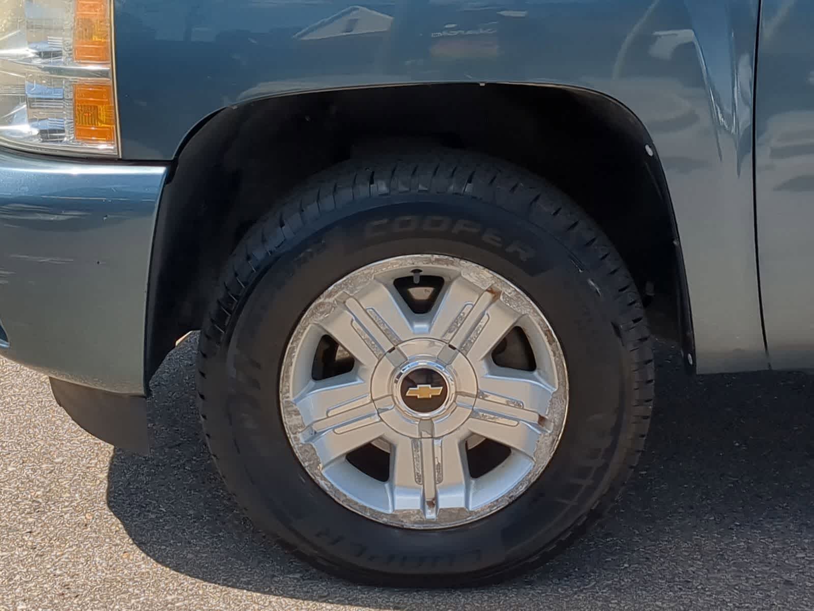 Thumbnail: 2011 Chevrolet Silverado 1500 - 19