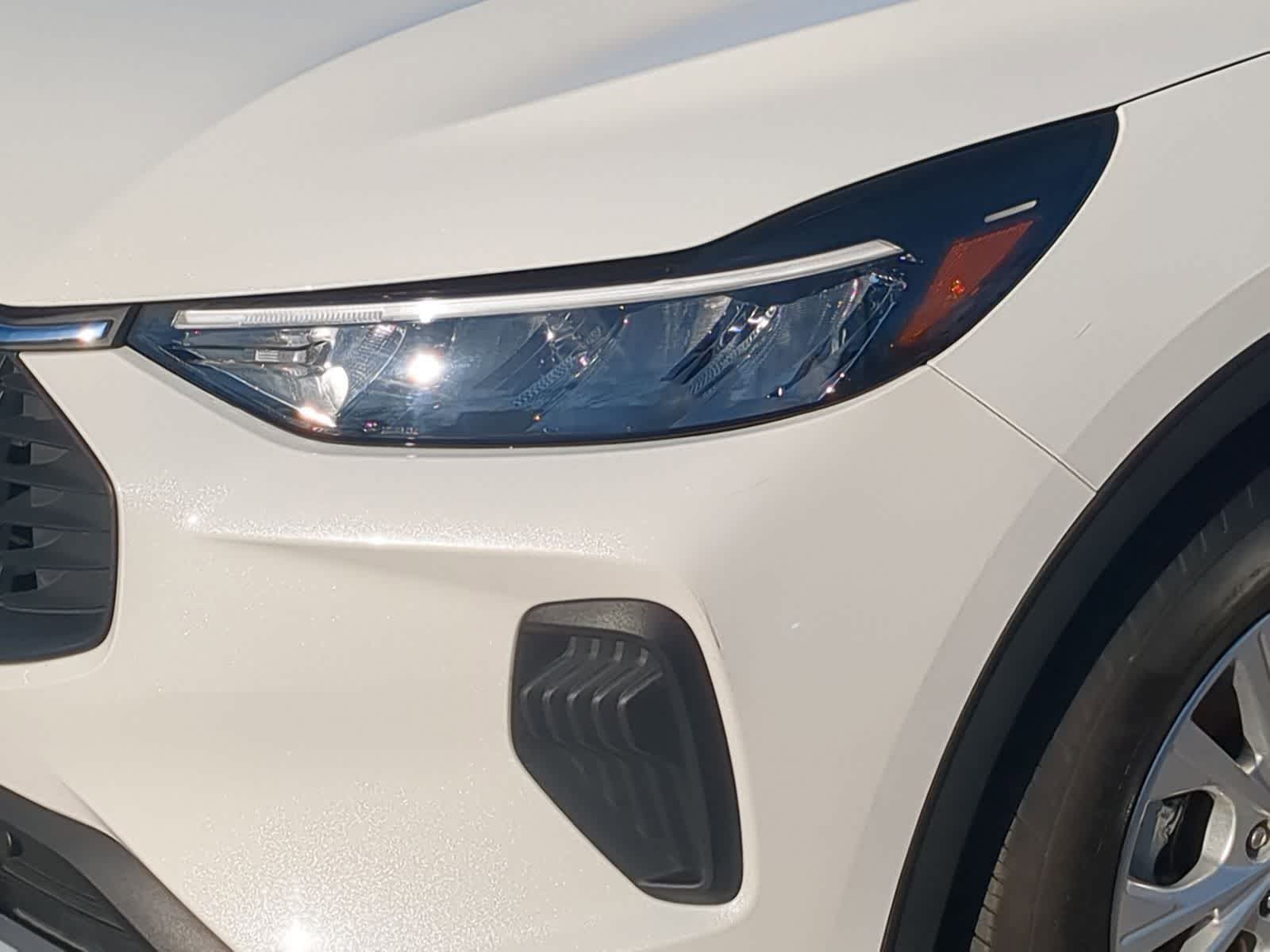 Thumbnail: 2023 Ford Escape - 14