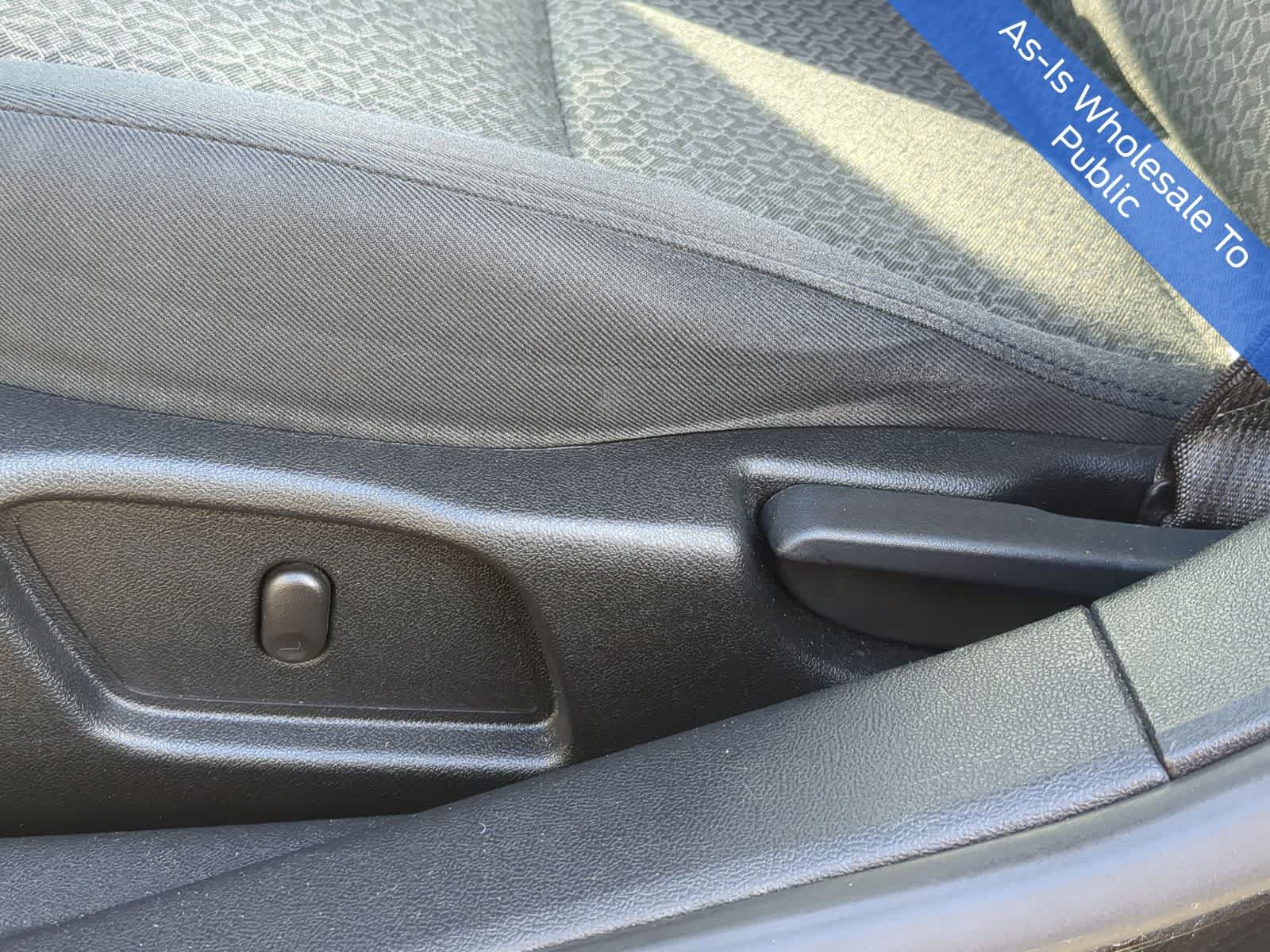 Thumbnail: 2009 Pontiac G6 - 17