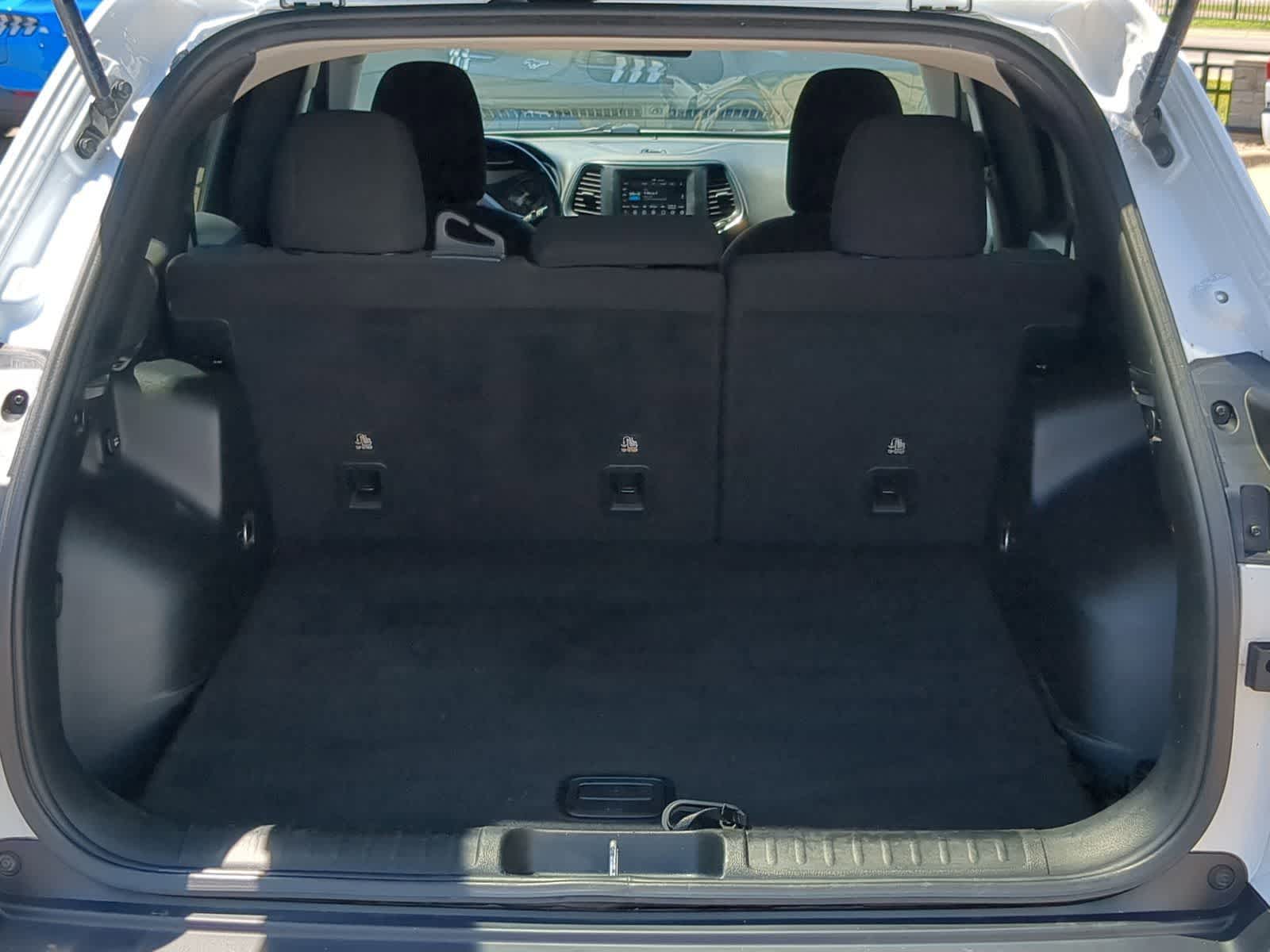 Thumbnail: 2019 Jeep Cherokee - 35
