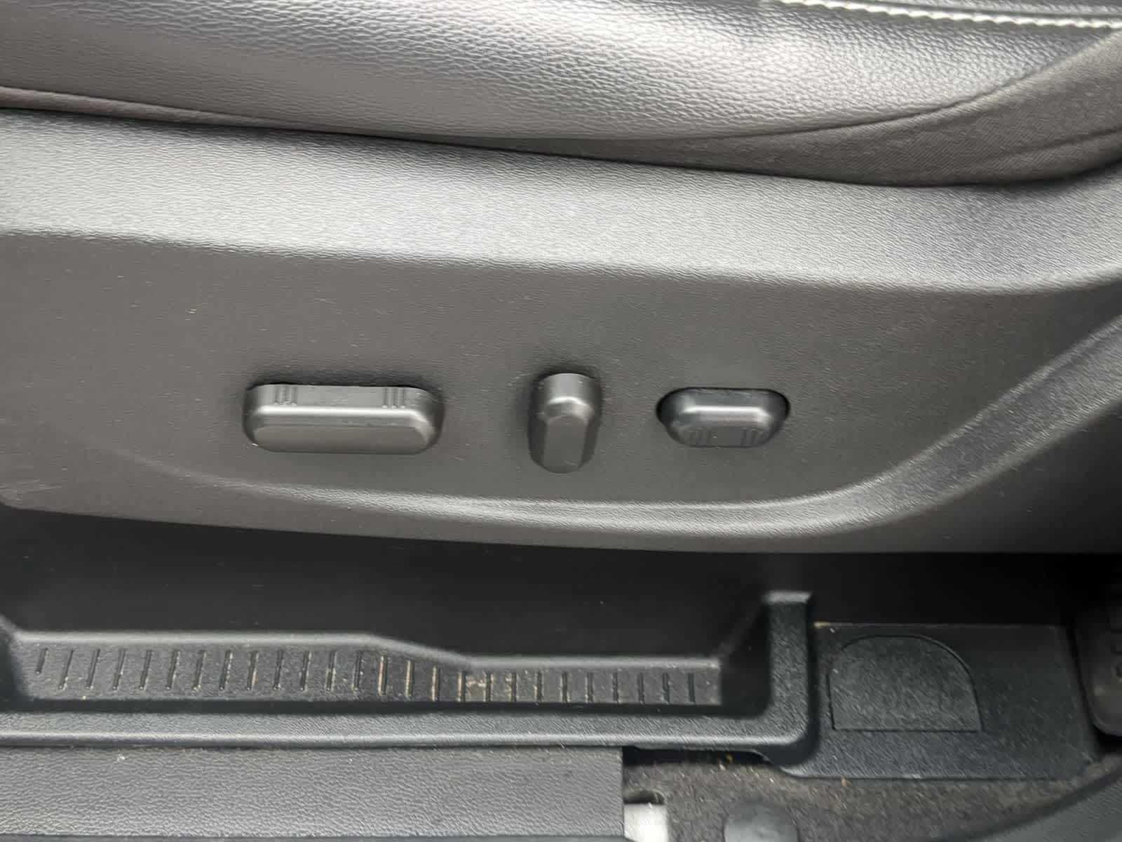 Thumbnail: 2018 Ford Escape - 22