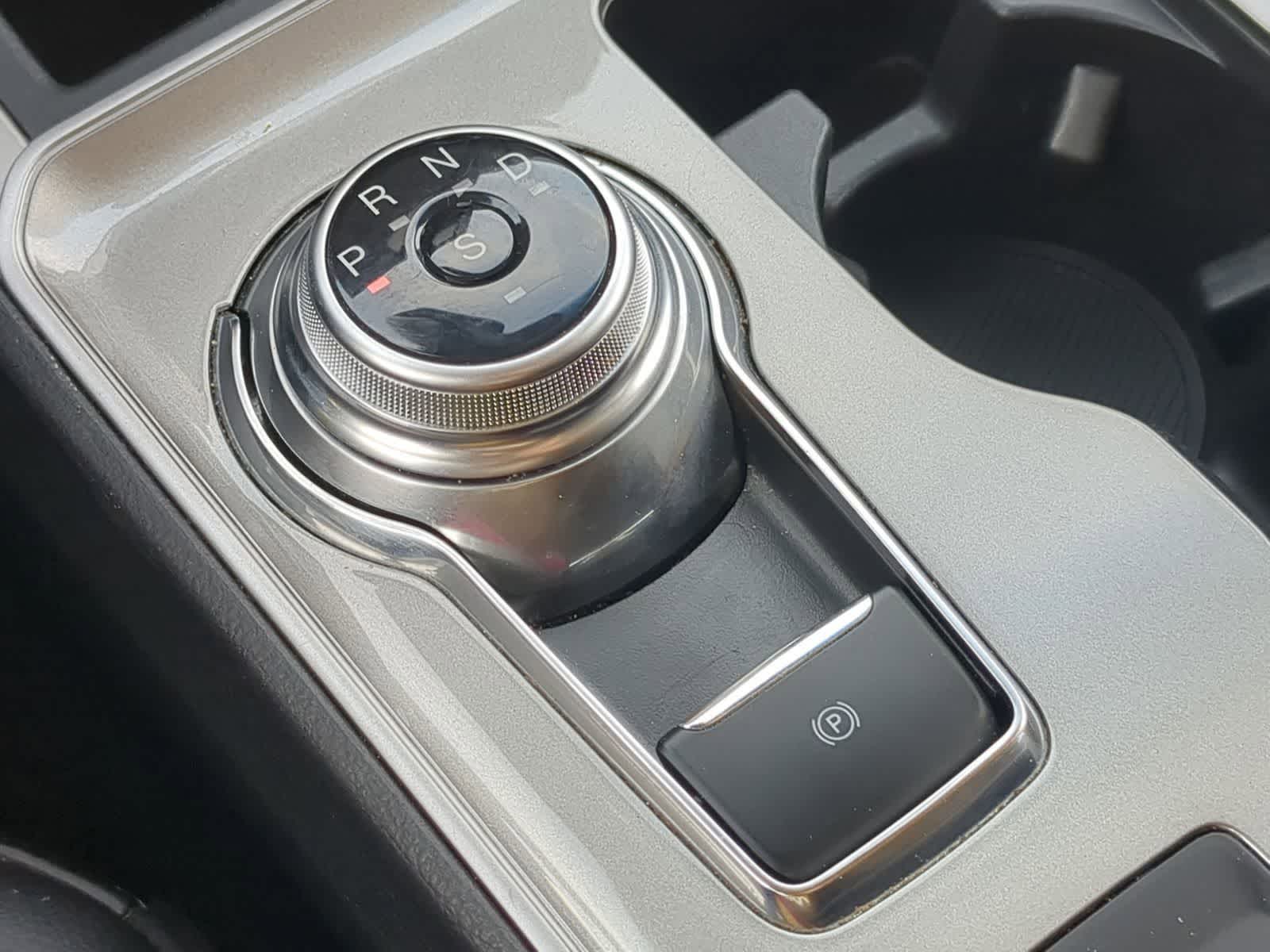 Thumbnail: 2023 Ford Edge - 32