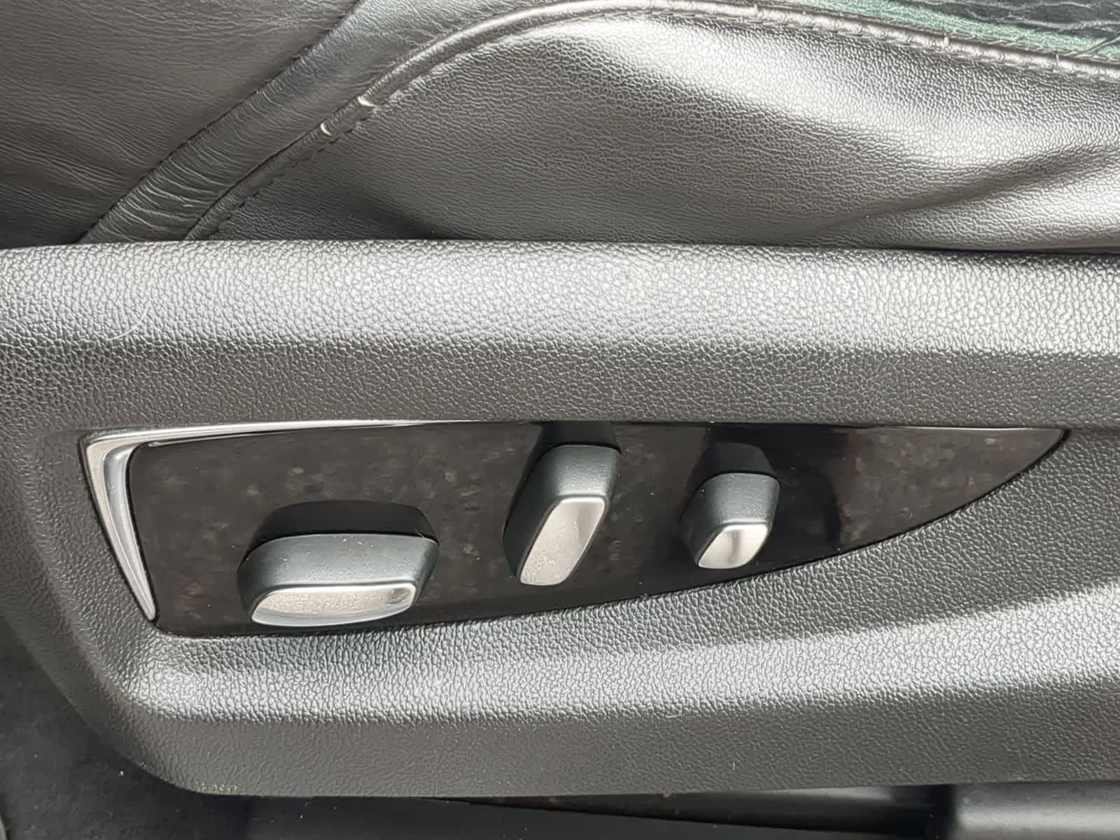 Thumbnail: 2017 Cadillac Escalade - 23