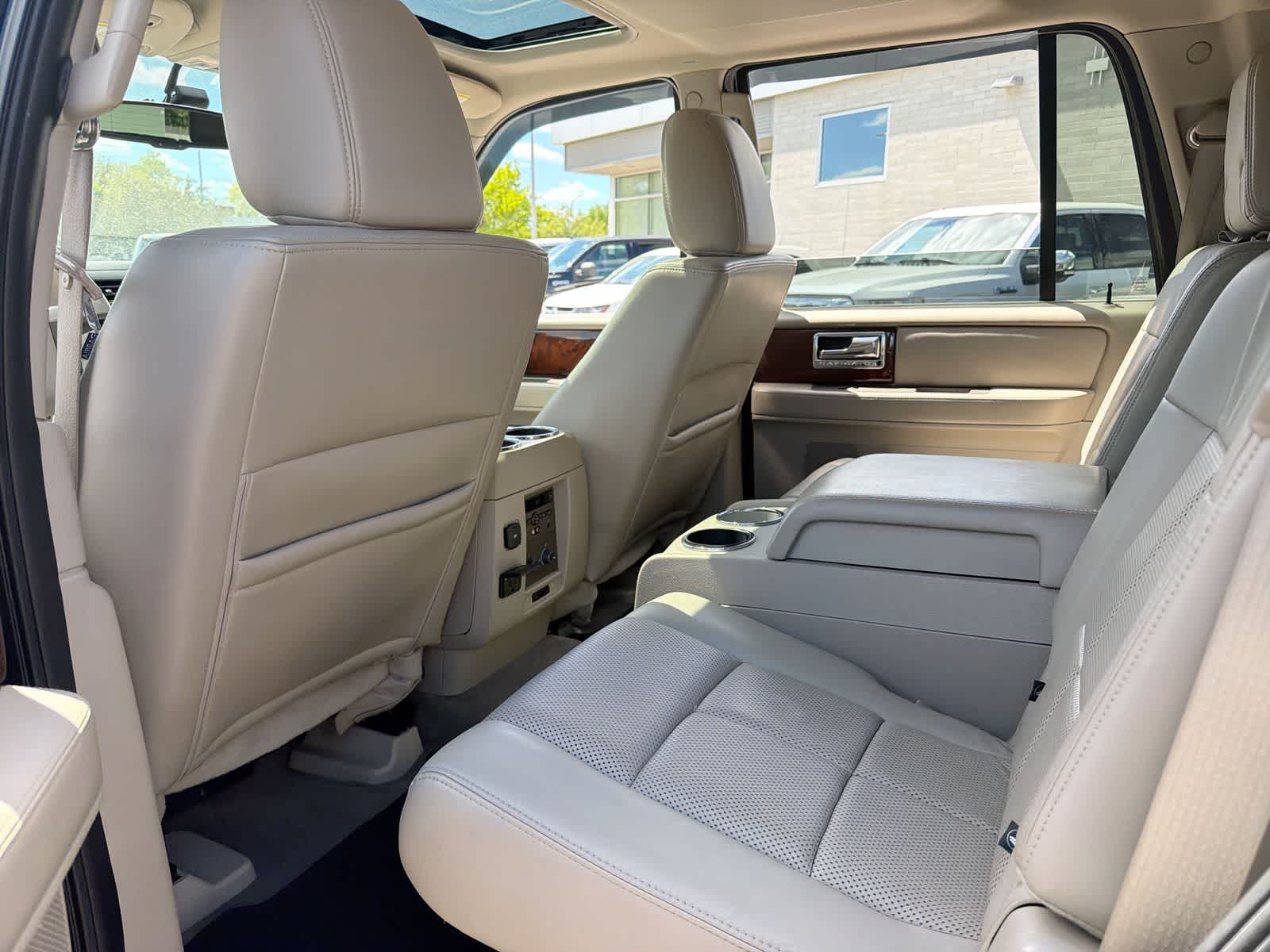 Thumbnail: 2013 Lincoln Navigator - 23
