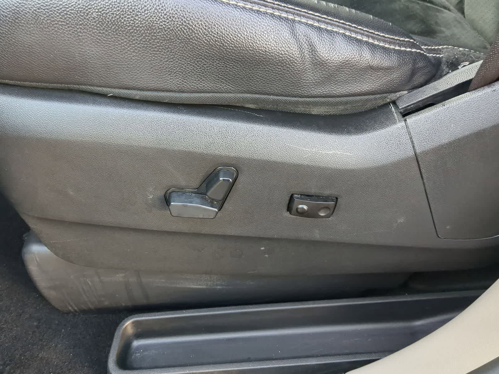 Thumbnail: 2017 Dodge Grand Caravan - 23