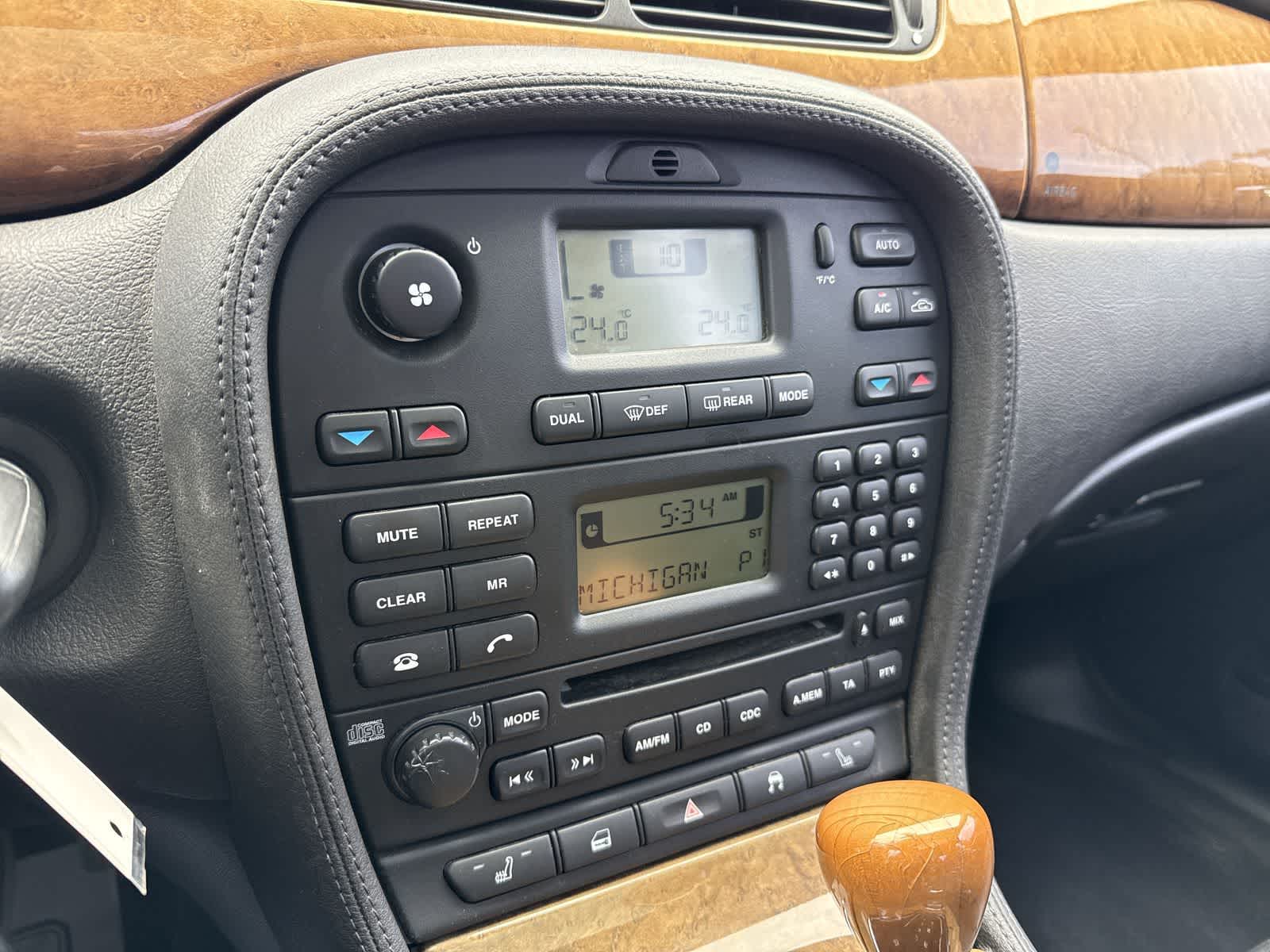 Thumbnail: 2003 Jaguar S-Type - 27