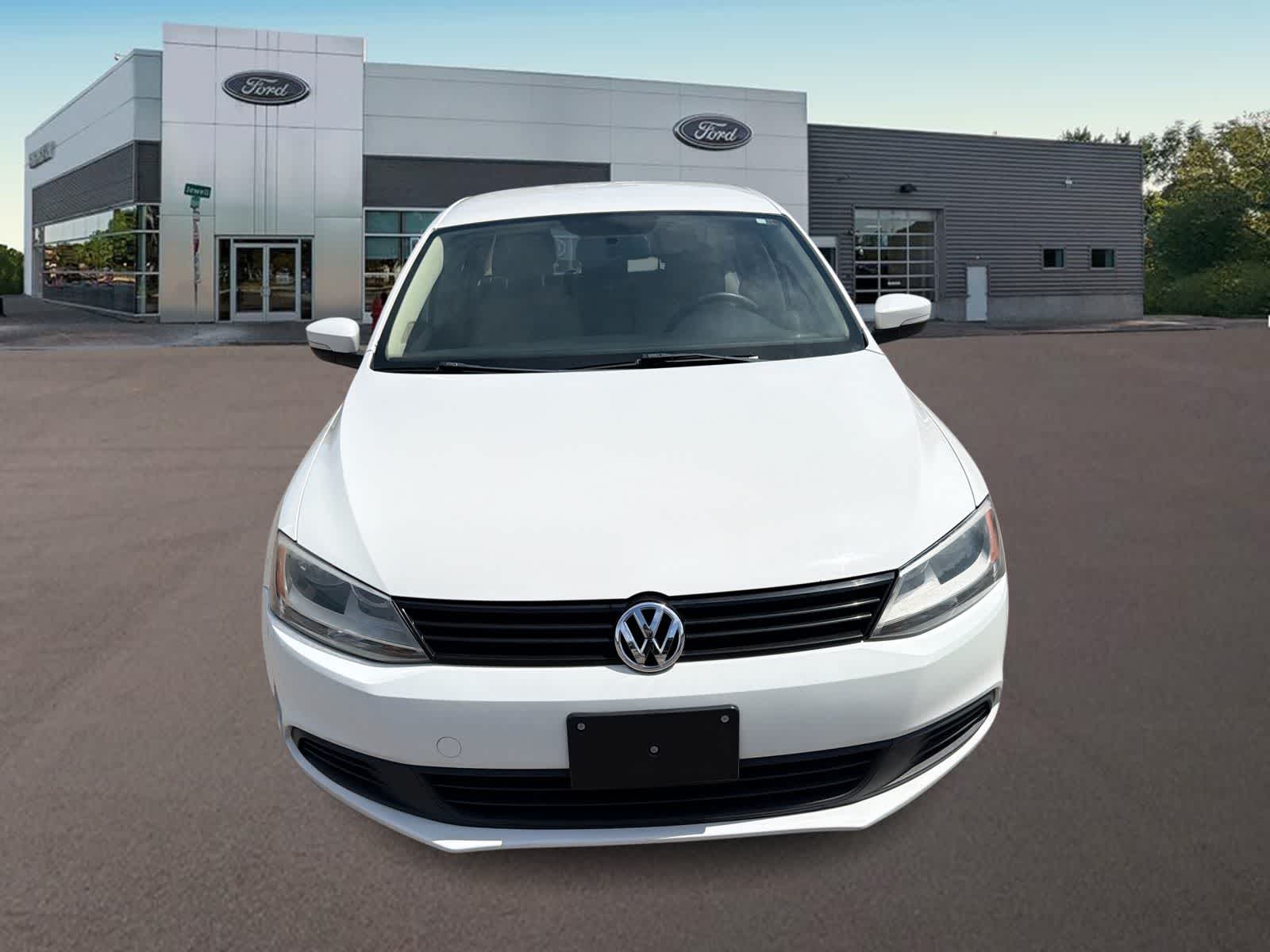 Thumbnail: 2011 Volkswagen Jetta - 3