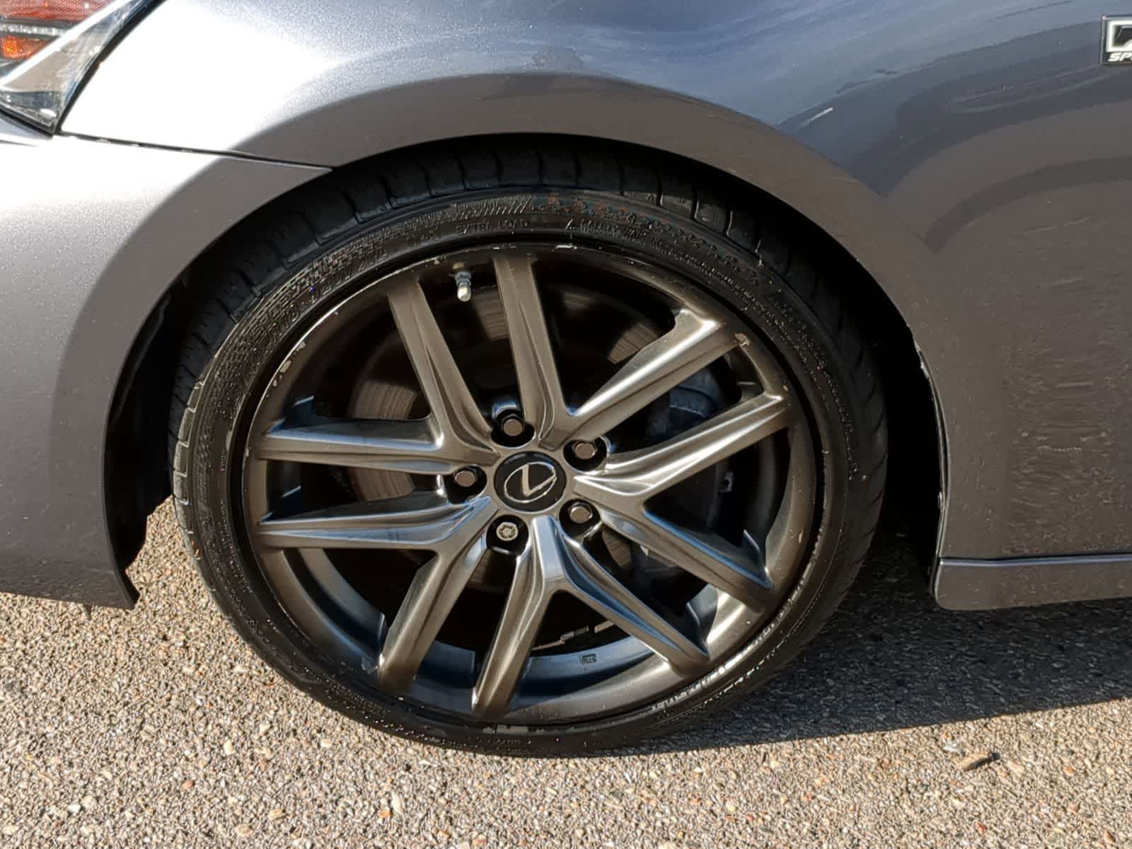 Thumbnail: 2019 Lexus IS - 18