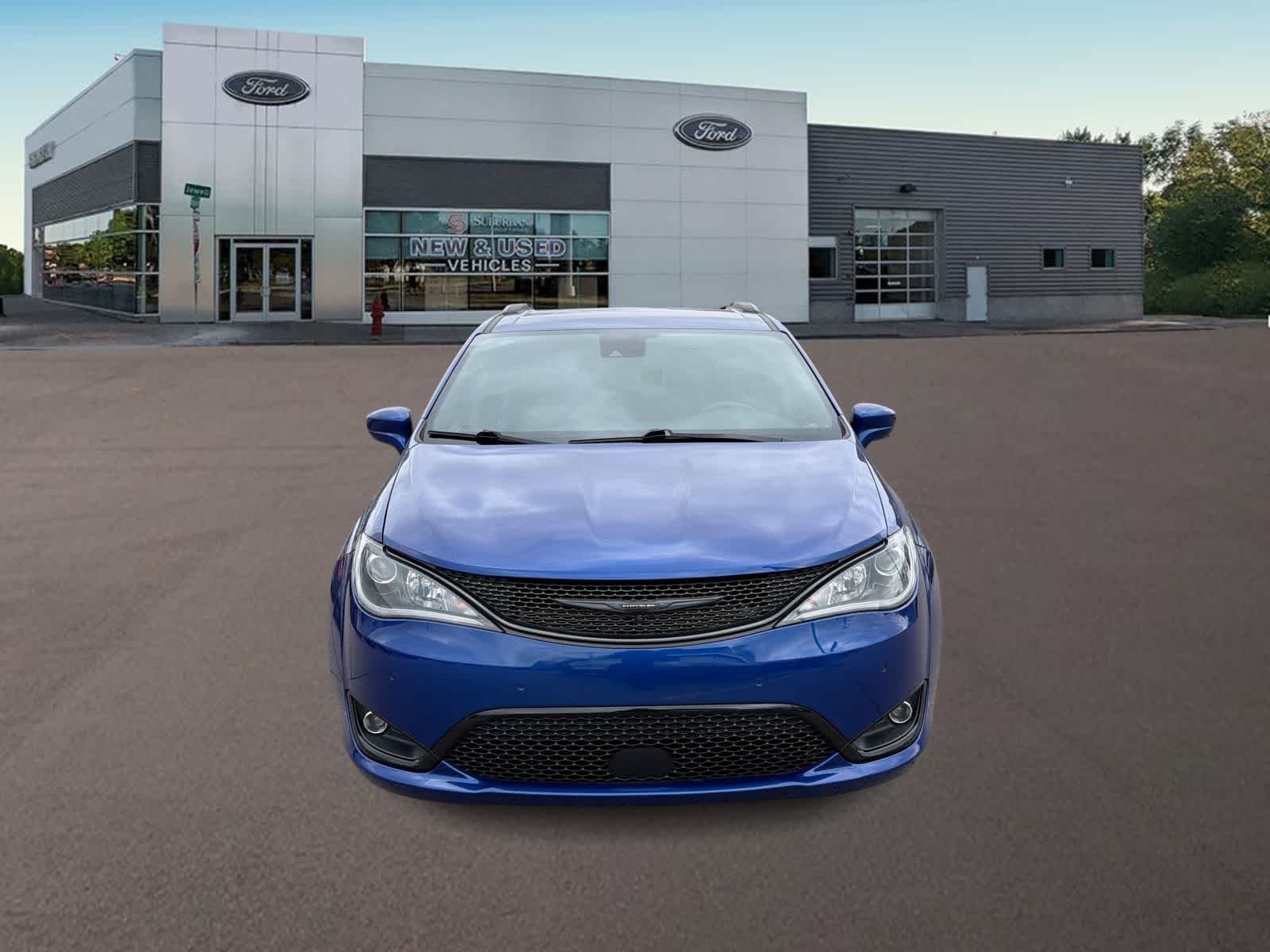 Thumbnail: 2020 Chrysler Pacifica - 3