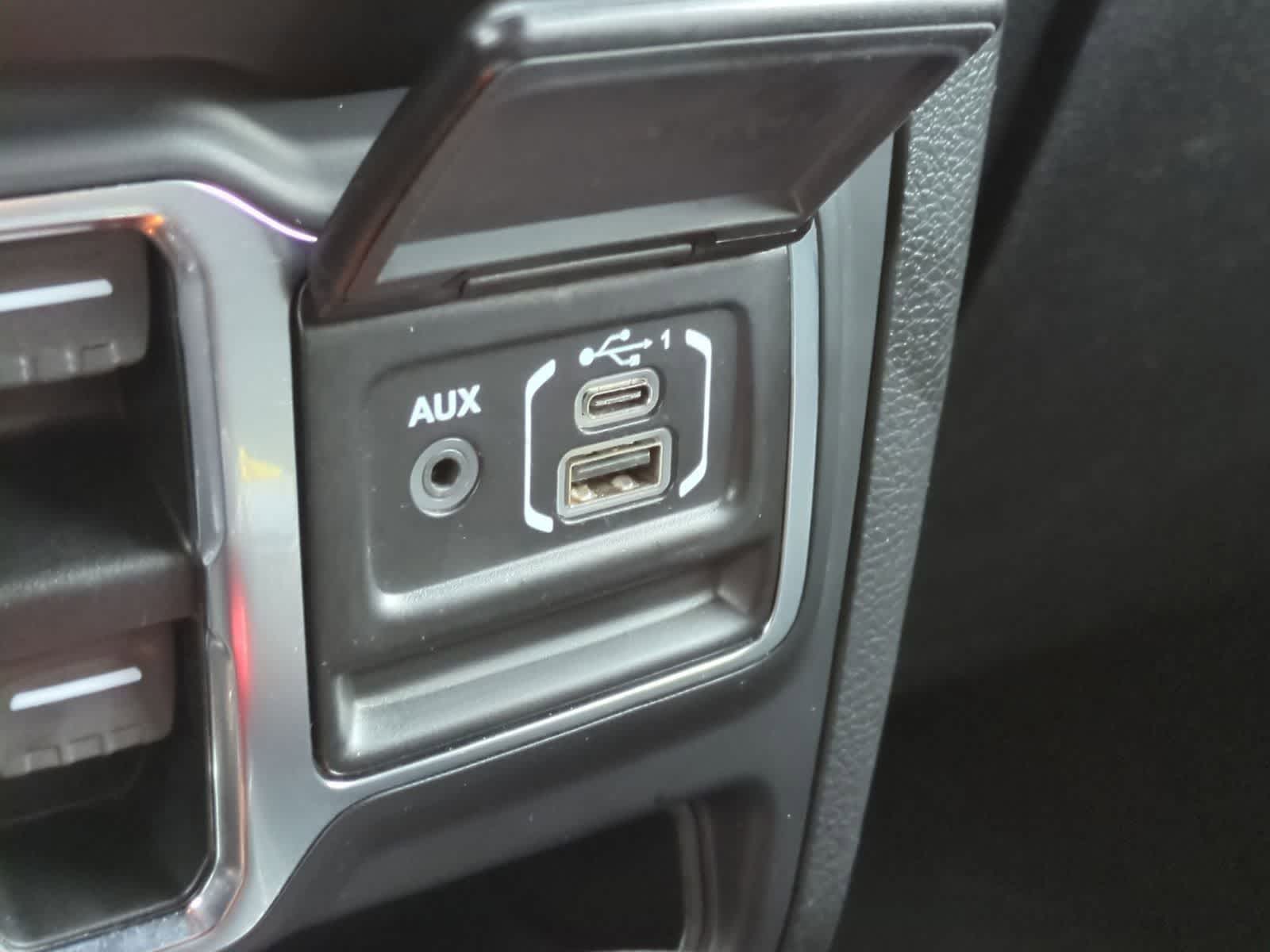 Thumbnail: 2021 Jeep Wrangler - 37