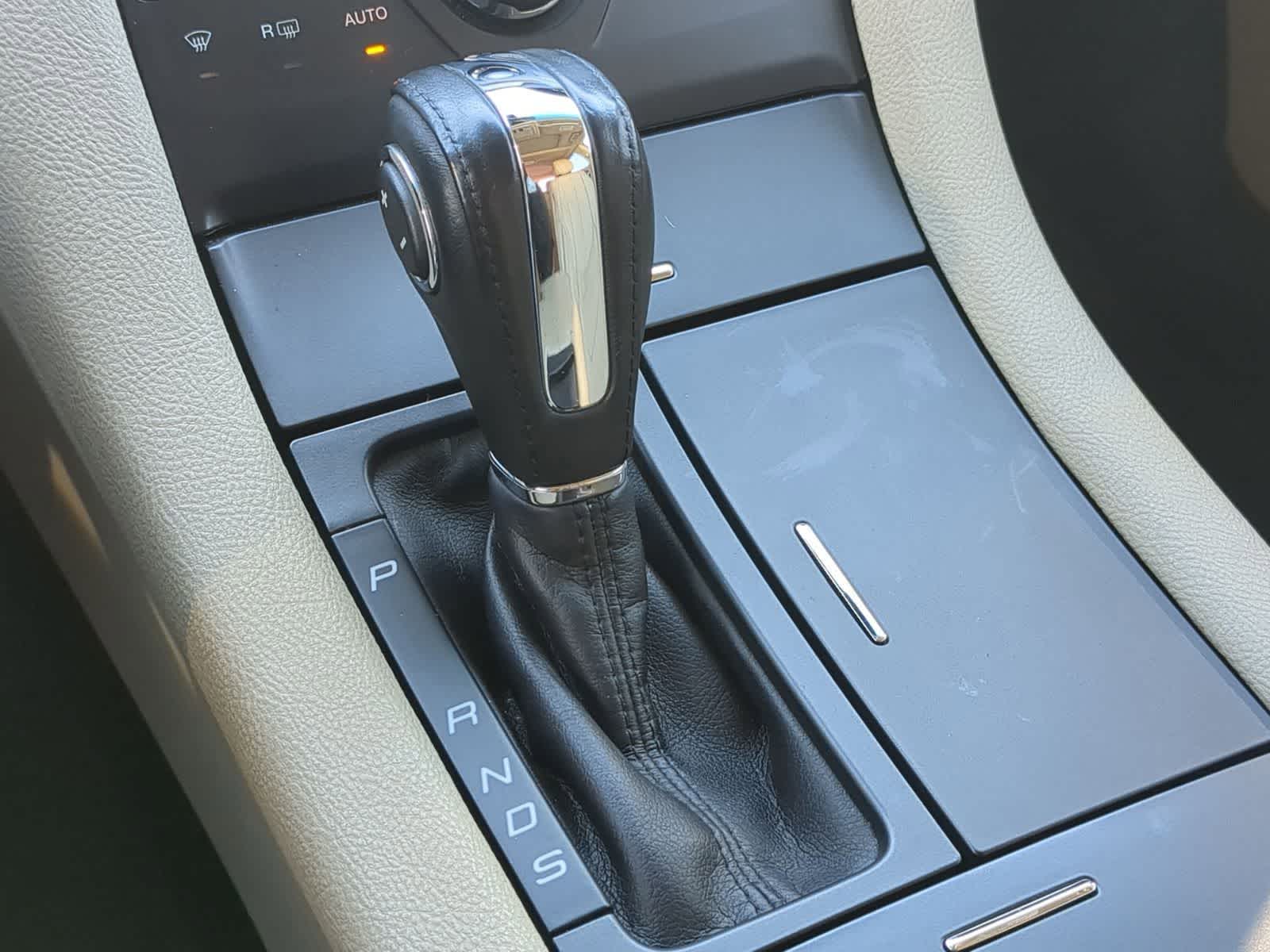 Thumbnail: 2016 Ford Taurus - 32