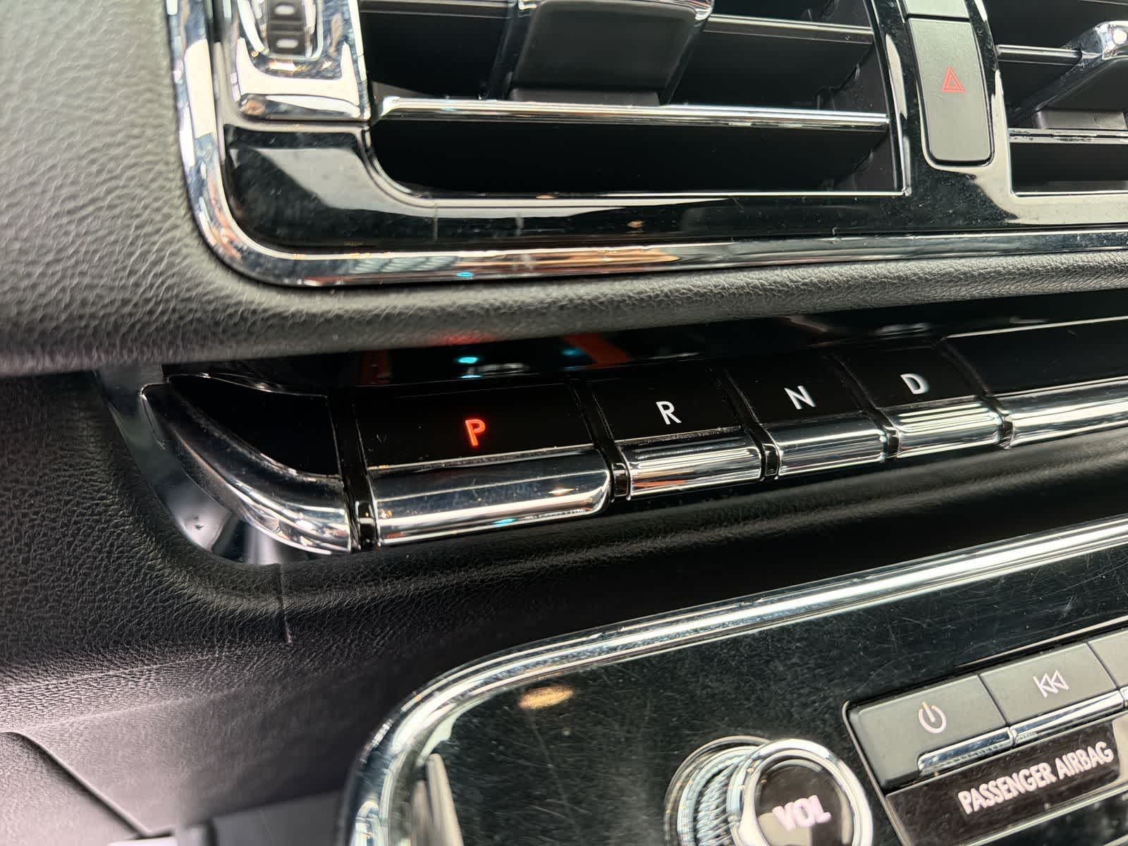 Thumbnail: 2019 Lincoln Navigator L - 36