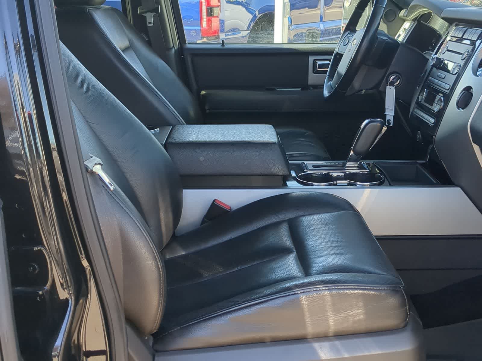 Thumbnail: 2011 Ford Expedition - 25