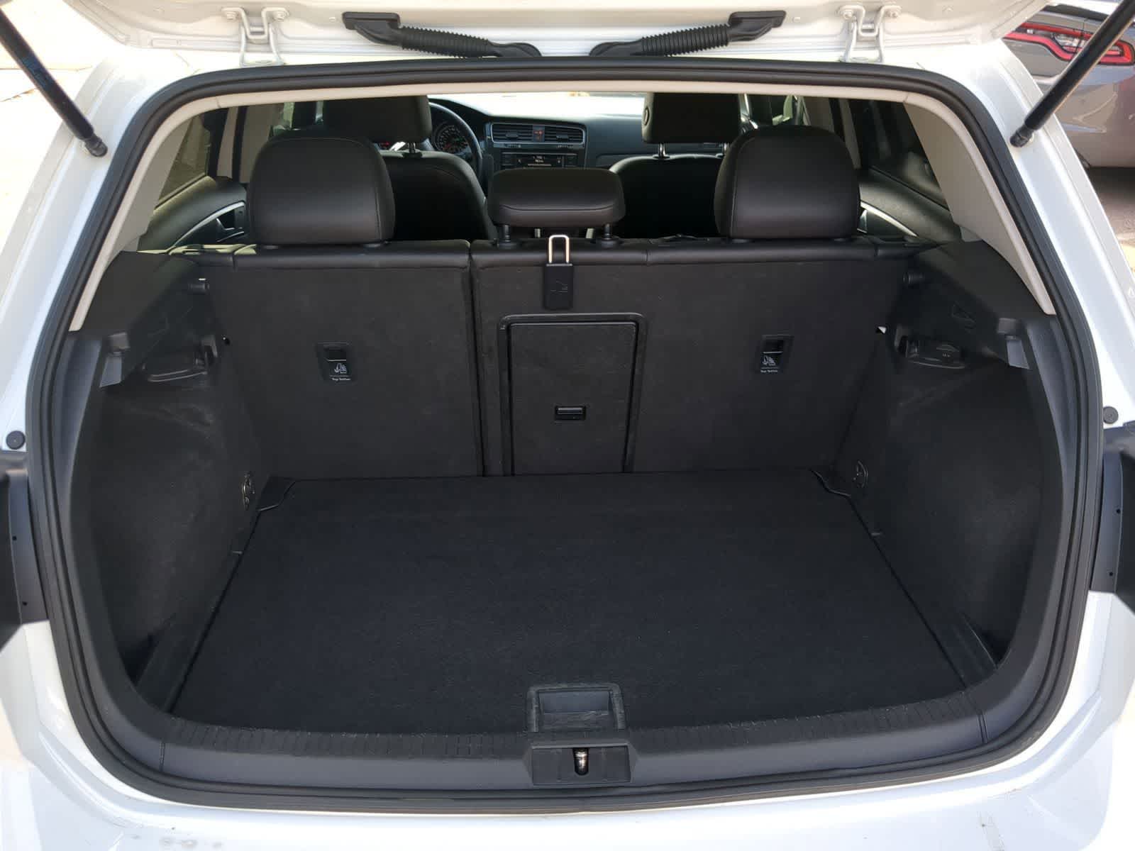 Thumbnail: 2021 Volkswagen Golf - 32