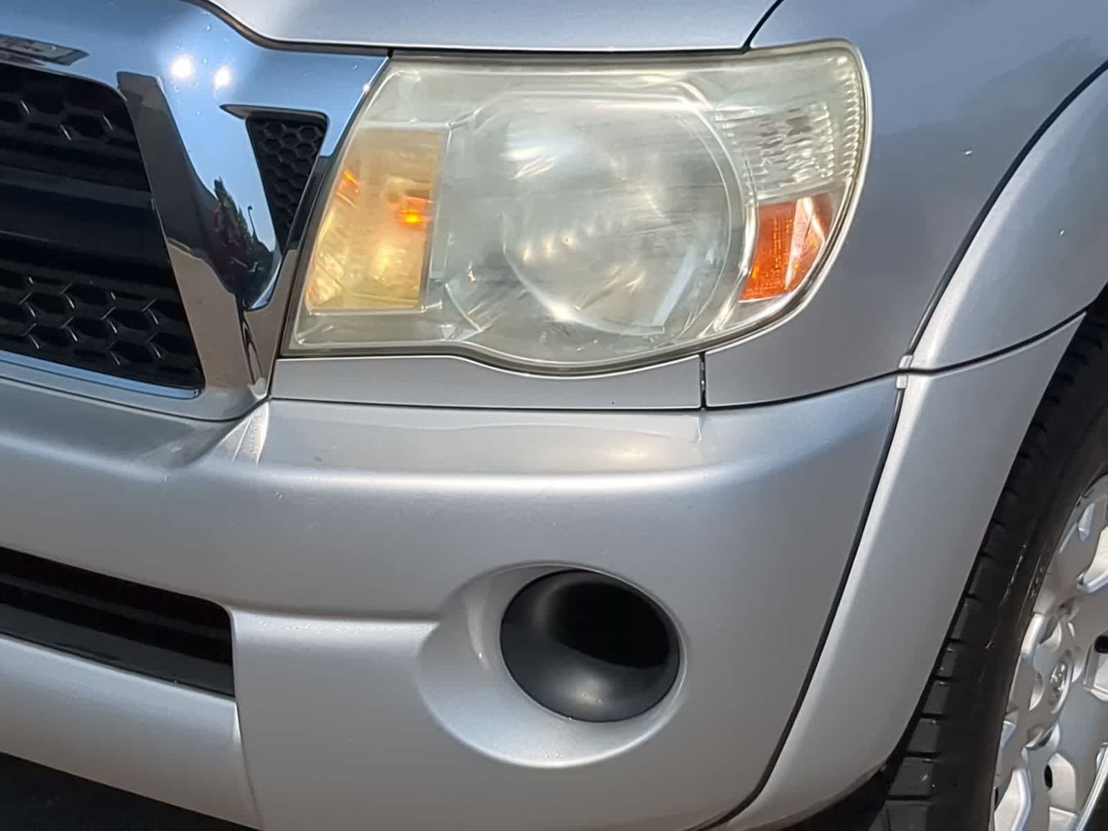 Thumbnail: 2011 Toyota Tacoma - 12