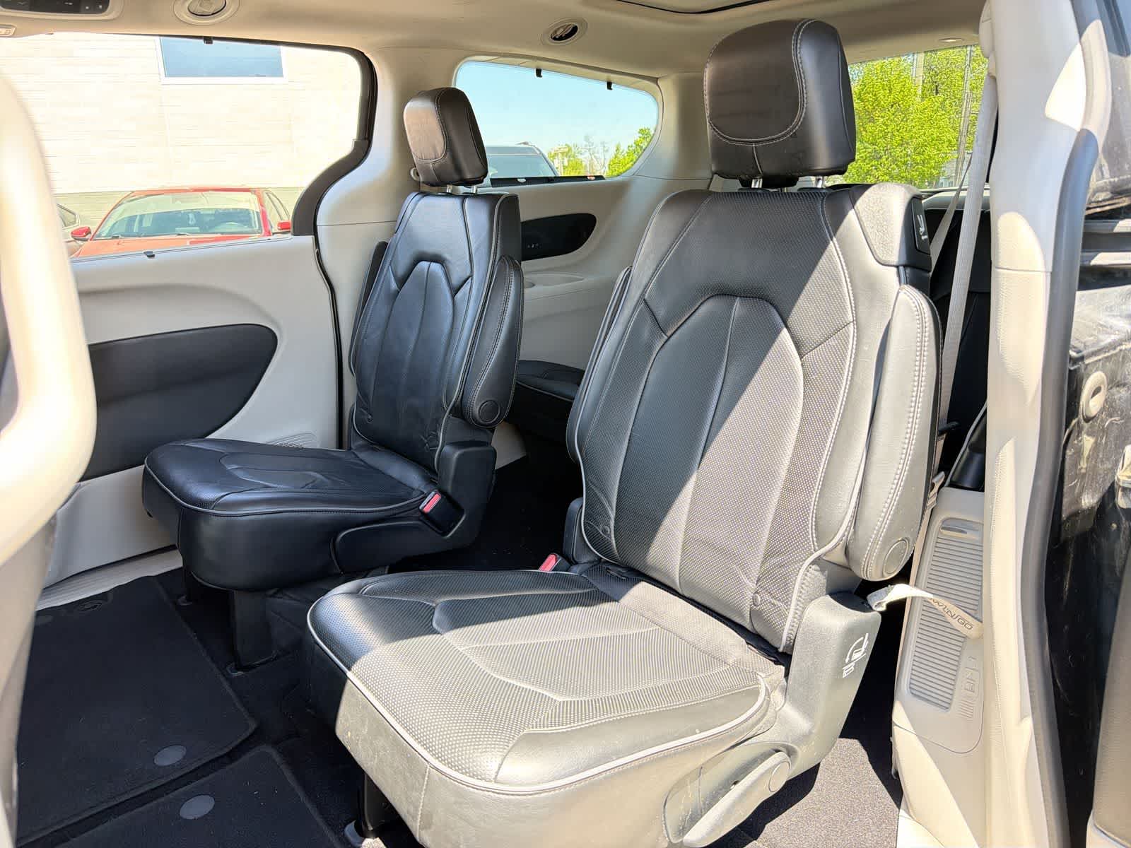 Thumbnail: 2018 Chrysler Pacifica - 20