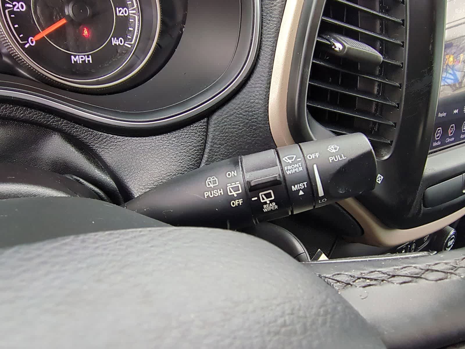 Thumbnail: 2020 Jeep Cherokee - 36