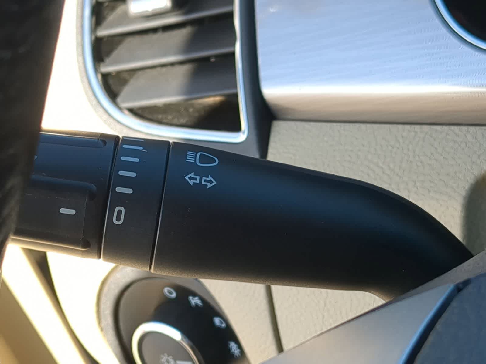 Thumbnail: 2016 Ford Taurus - 29