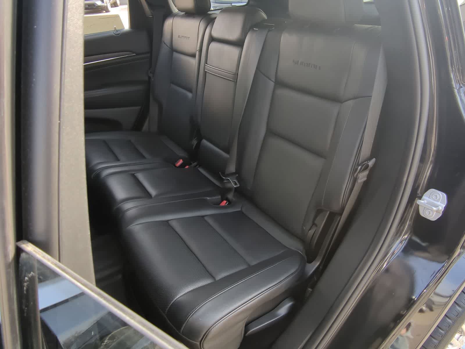 2018 Jeep Grand Cherokee Summit 26