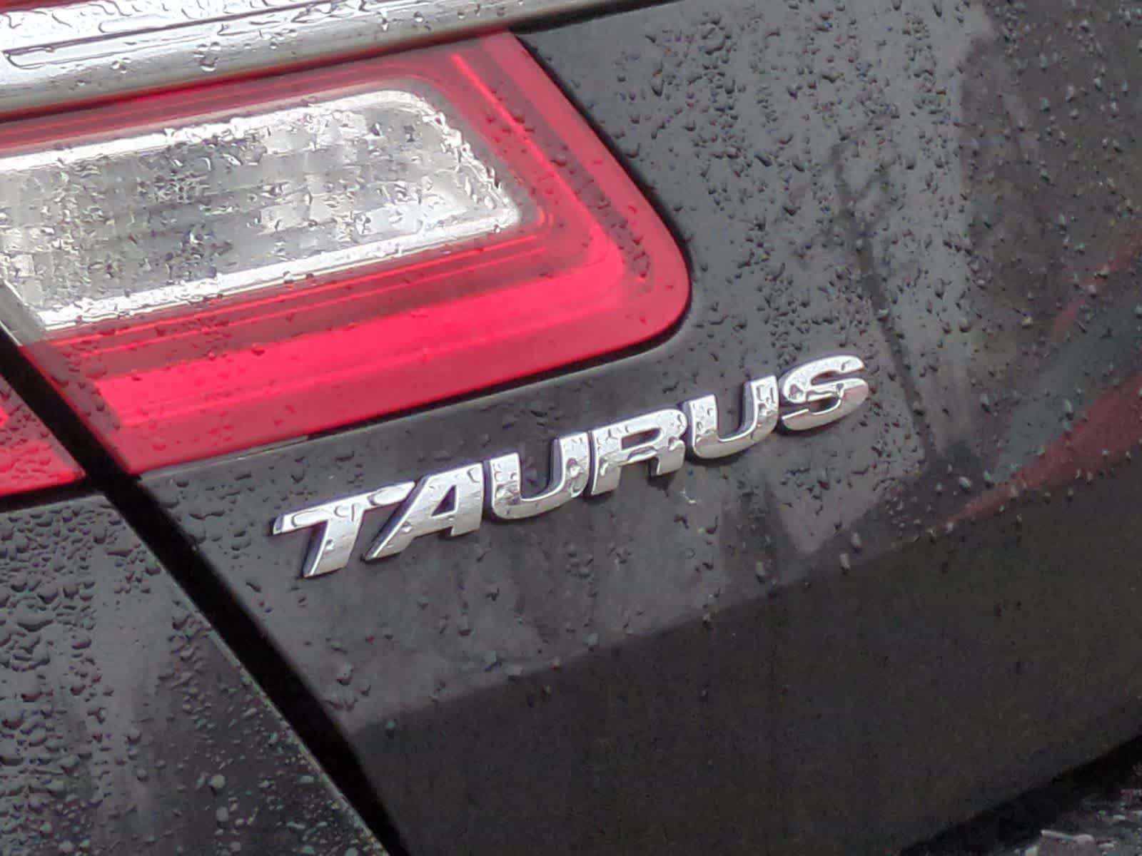 Thumbnail: 2018 Ford Taurus - 15