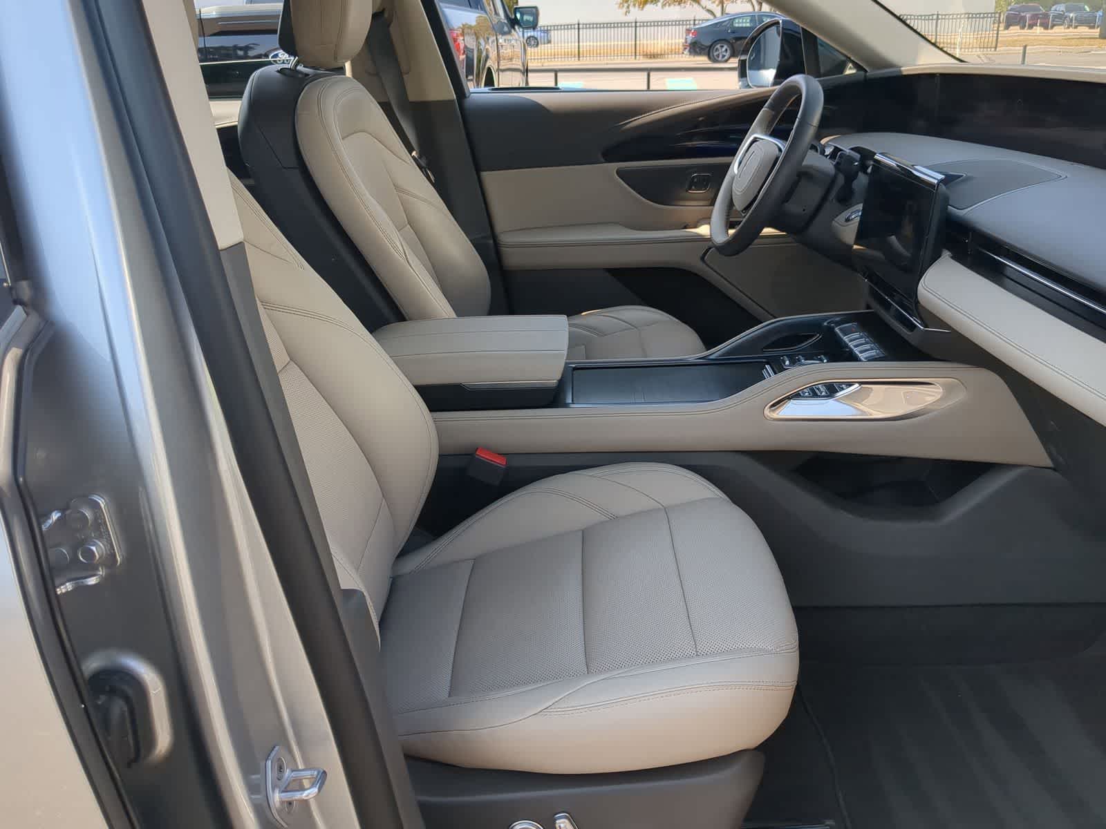 Thumbnail: 2024 Lincoln Nautilus - 25