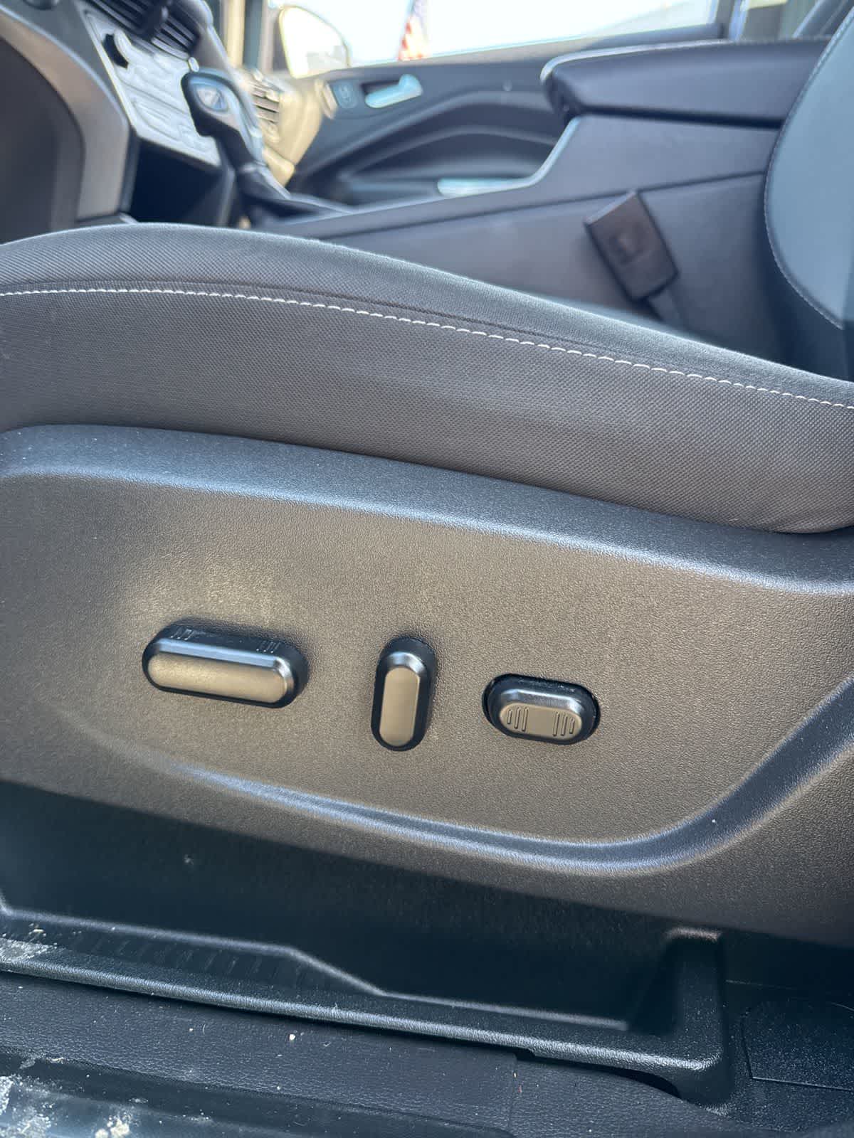 Thumbnail: 2019 Ford Escape - 5