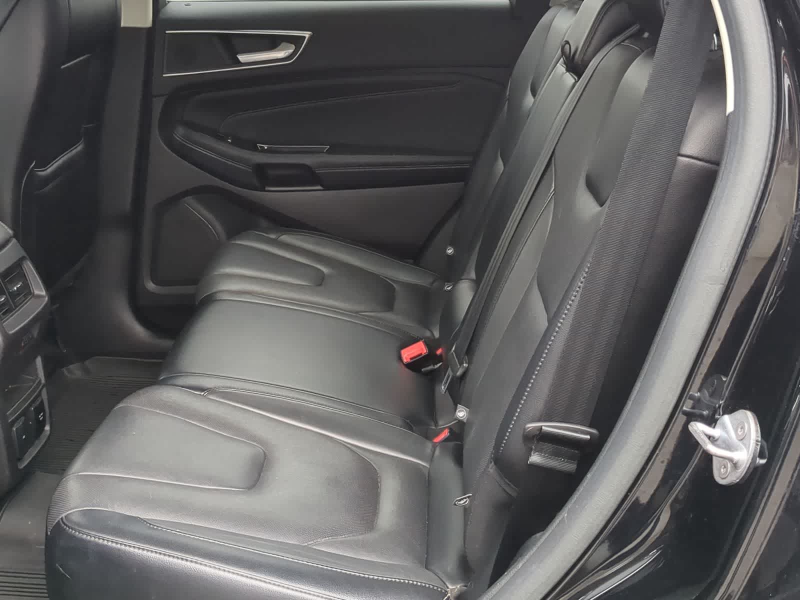 Thumbnail: 2017 Ford Edge - 25