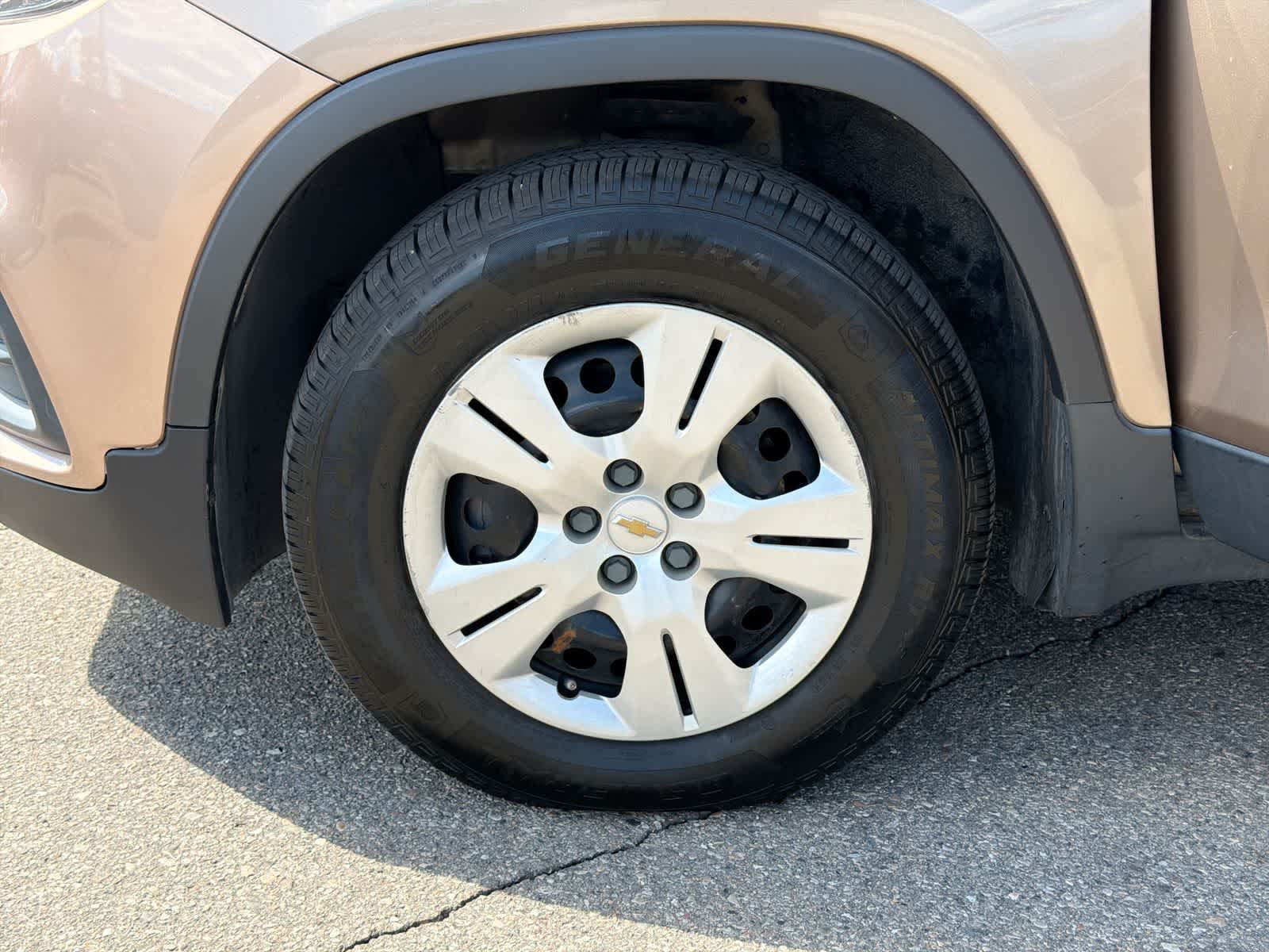 Thumbnail: 2019 Chevrolet Trax - 17