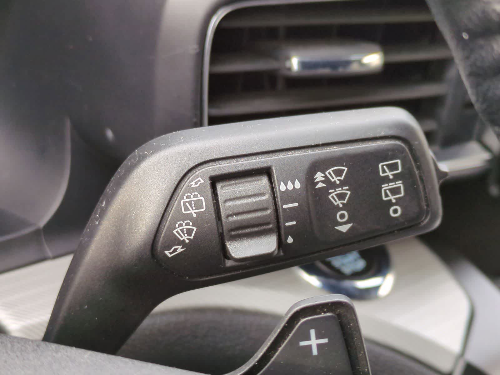 Thumbnail: 2020 Ford Explorer - 31