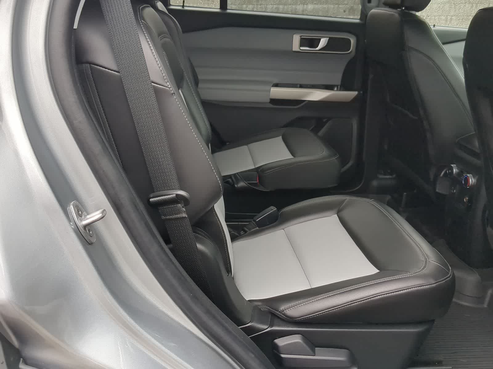 Thumbnail: 2022 Ford Explorer - 27